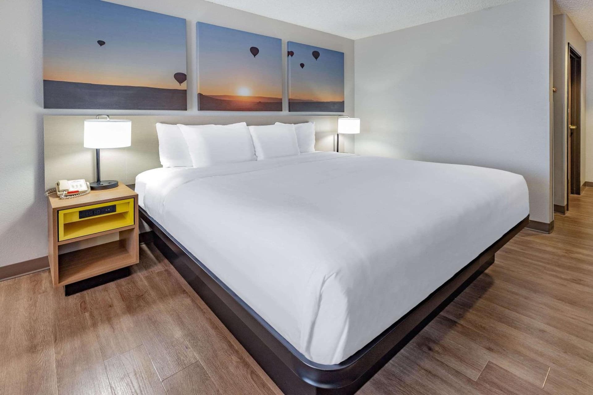 Days Inn by Wyndham Bernalillo gallery photo in Bernalillo, NM — image 12