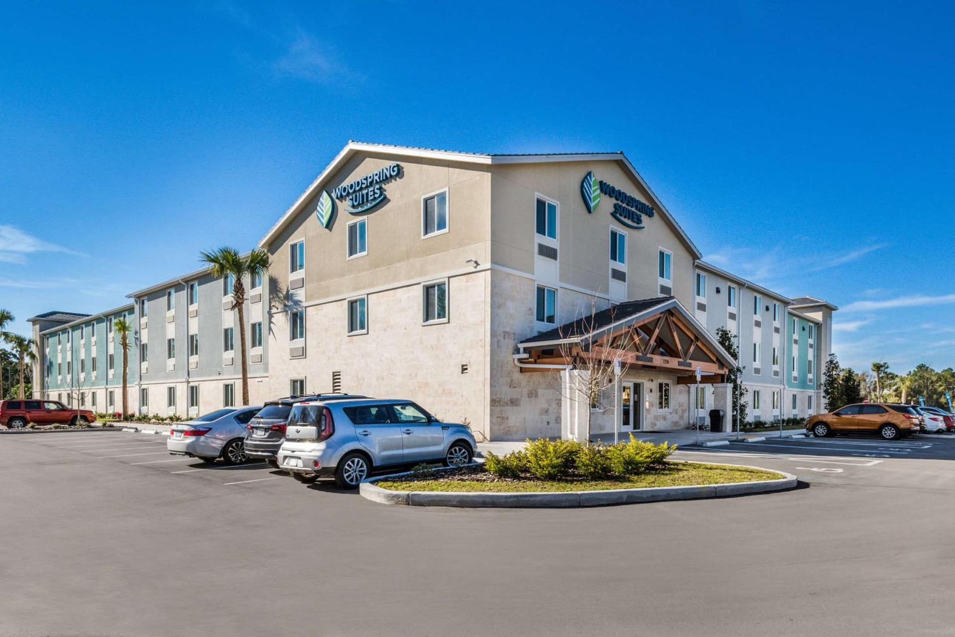 WoodSpring Suites Bradenton interior in Bradenton, FL — gallery photo 2
