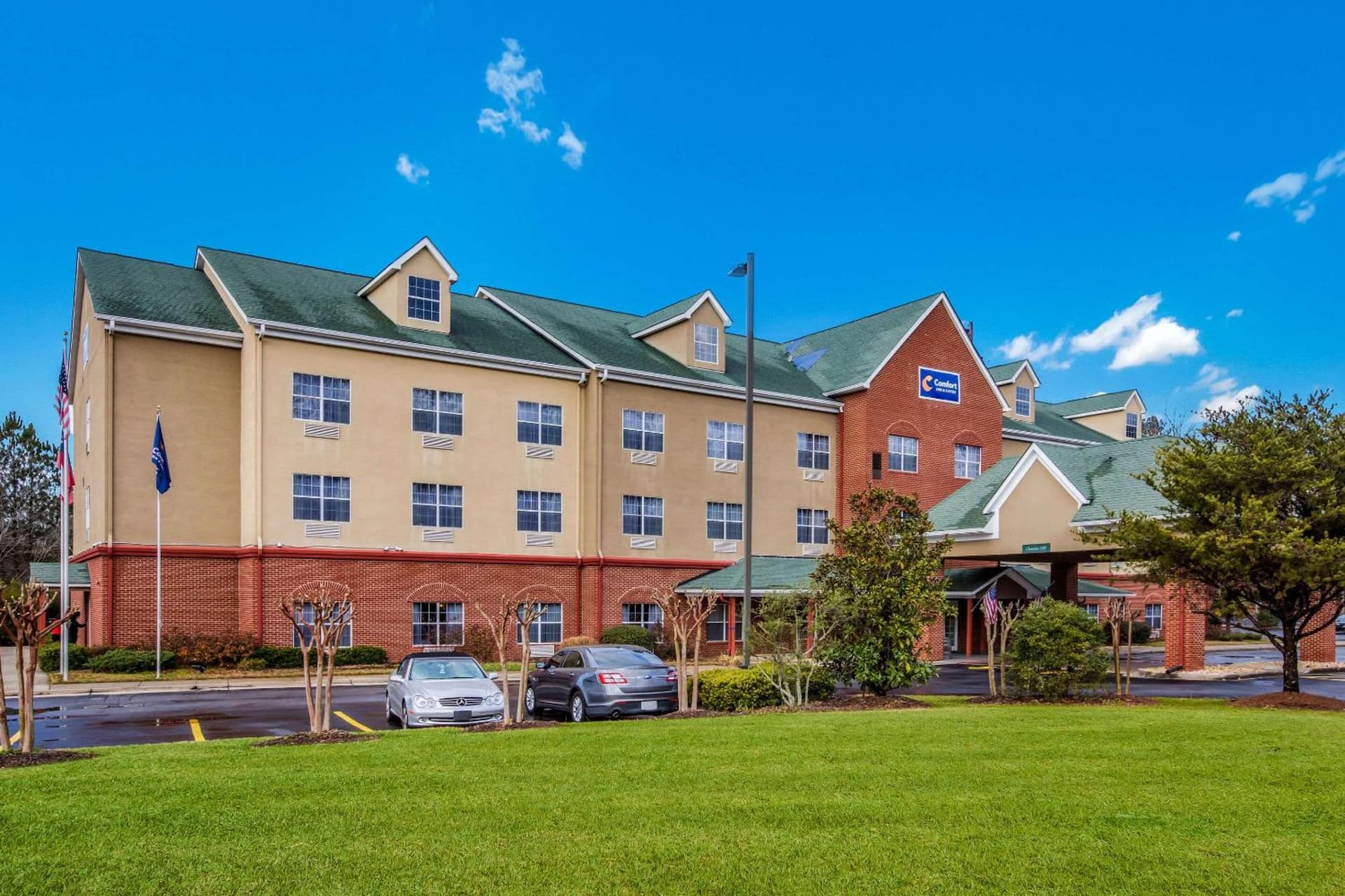 Comfort Inn & Suites Fairburn - Atlanta Southwest interior in Fairburn, GA — gallery photo 2