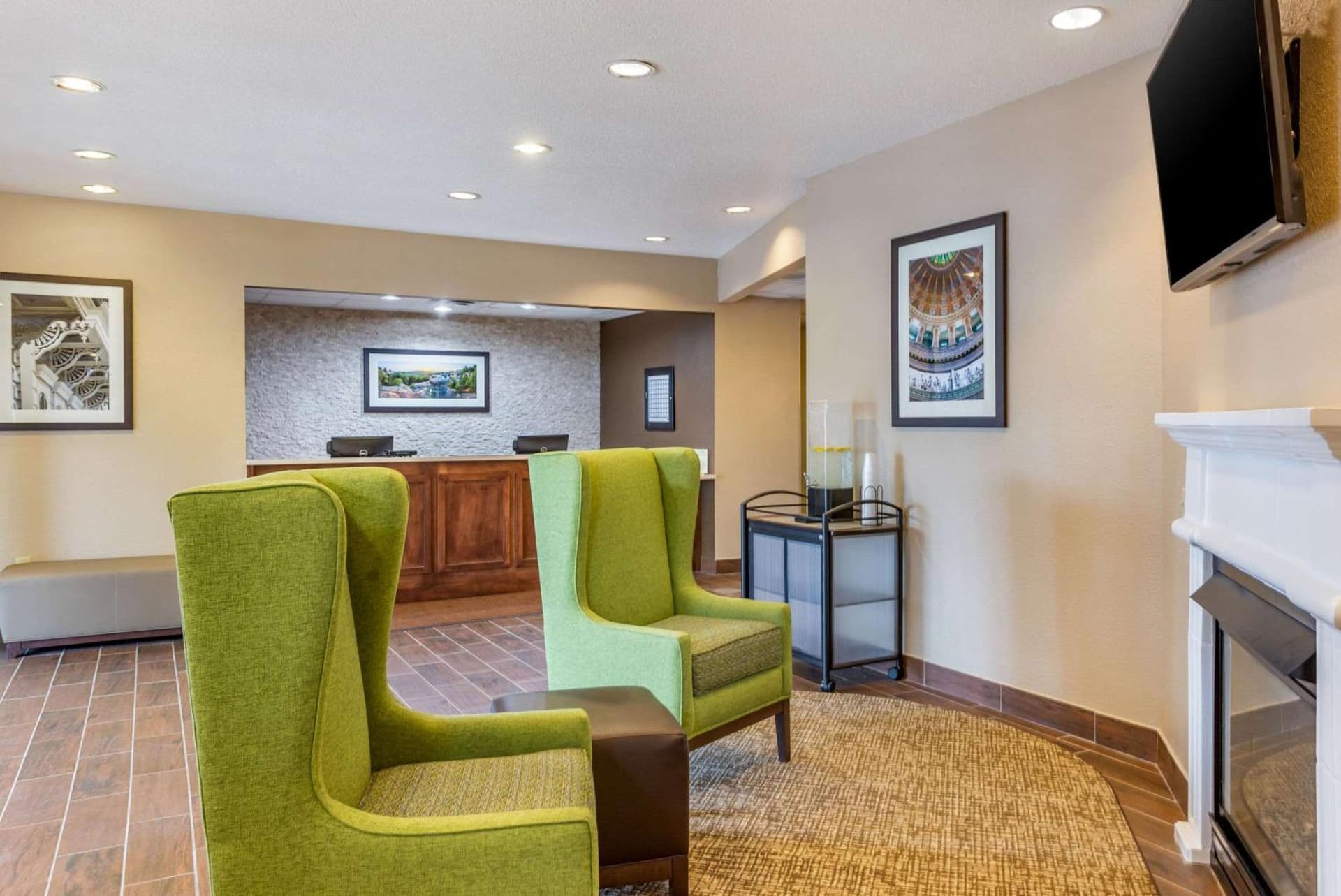 Comfort Inn DeKalb - University Area interior in DeKalb, IL — gallery photo 2