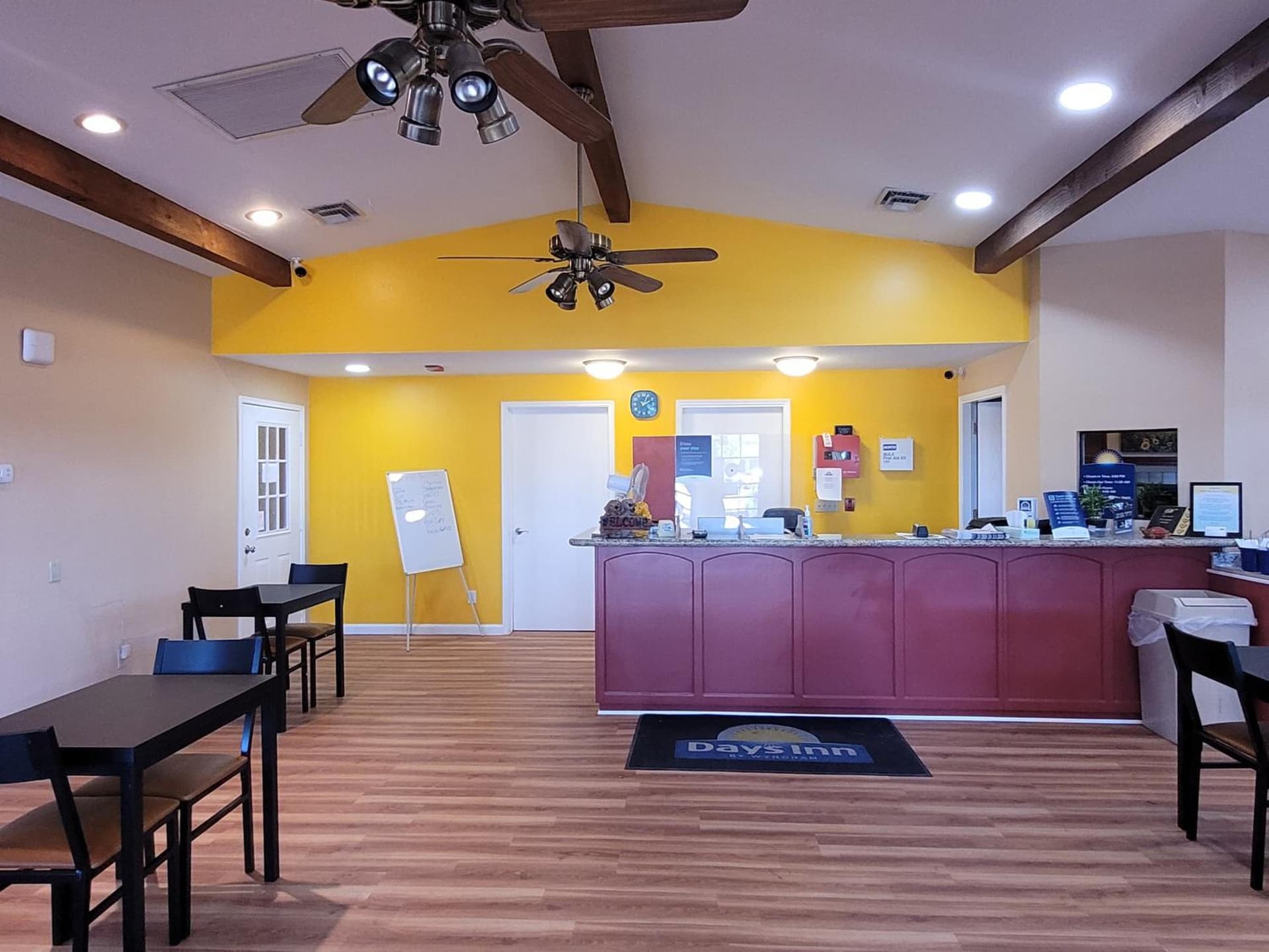 Days Inn by Wyndham Willcox property views in Willcox, AZ — gallery photo 3