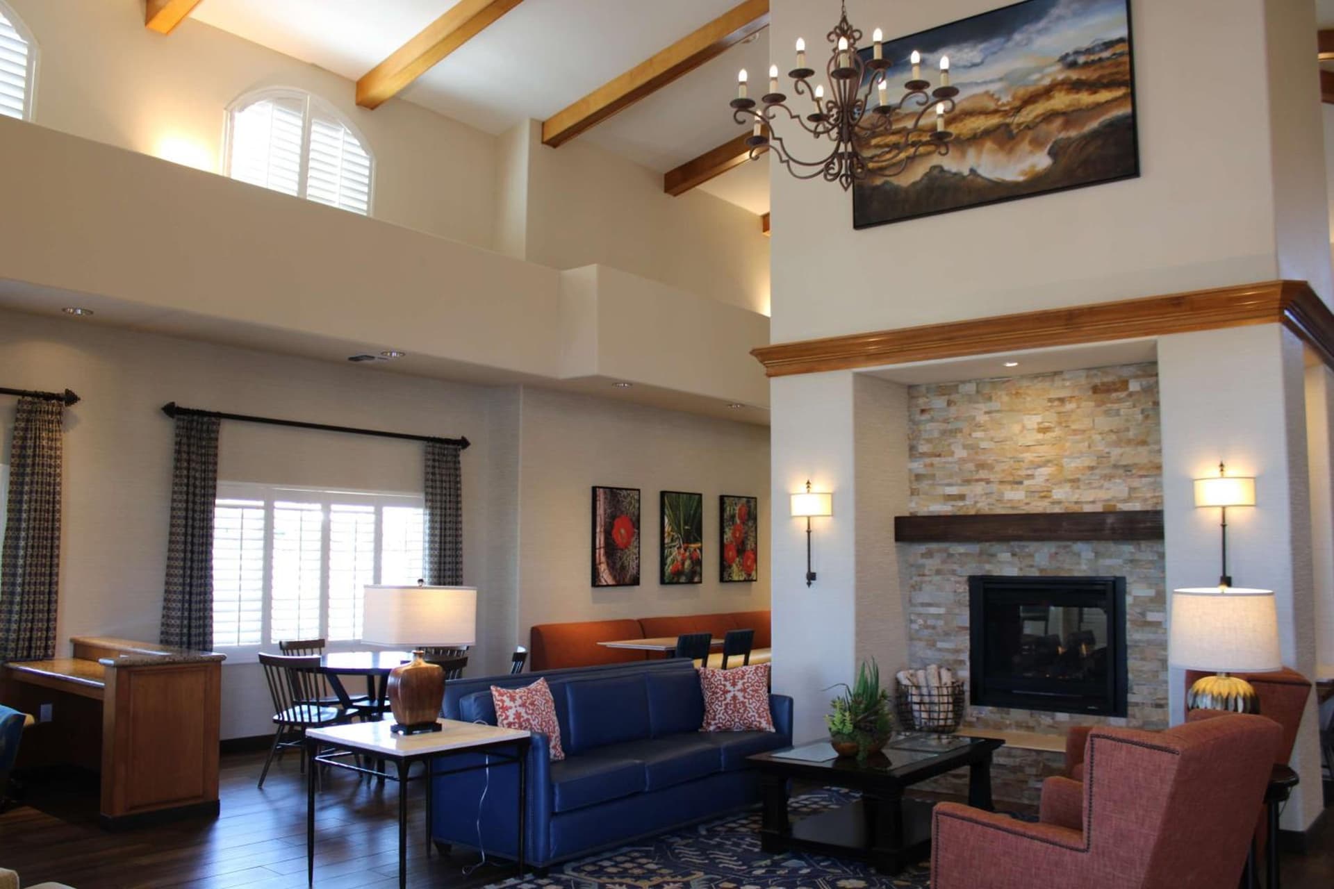 Best Western Plus A Wayfarer's Inn & Suites property views in Kingman, AZ — gallery photo 3