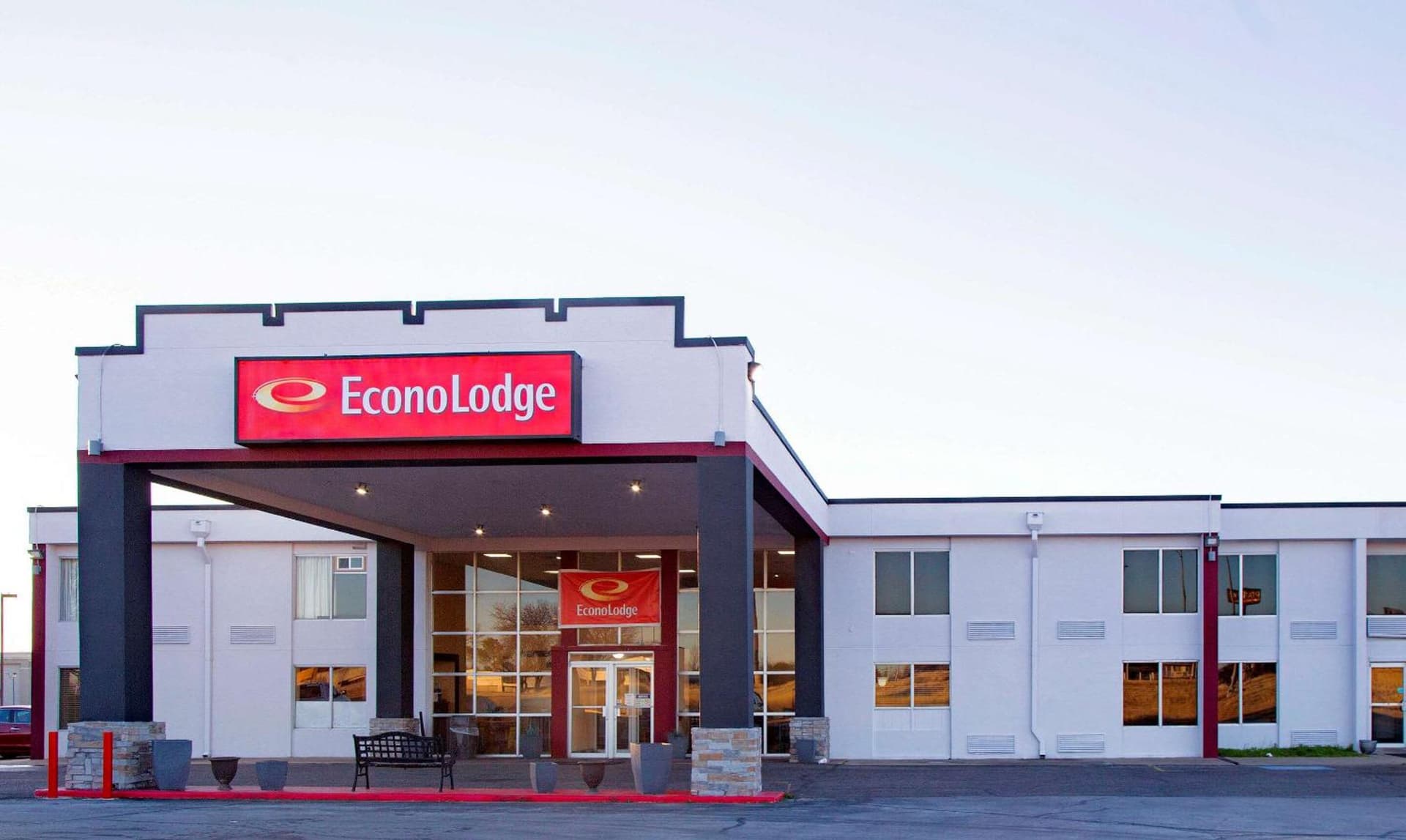 Econo Lodge Ardmore property views in Ardmore, OK — gallery photo 3