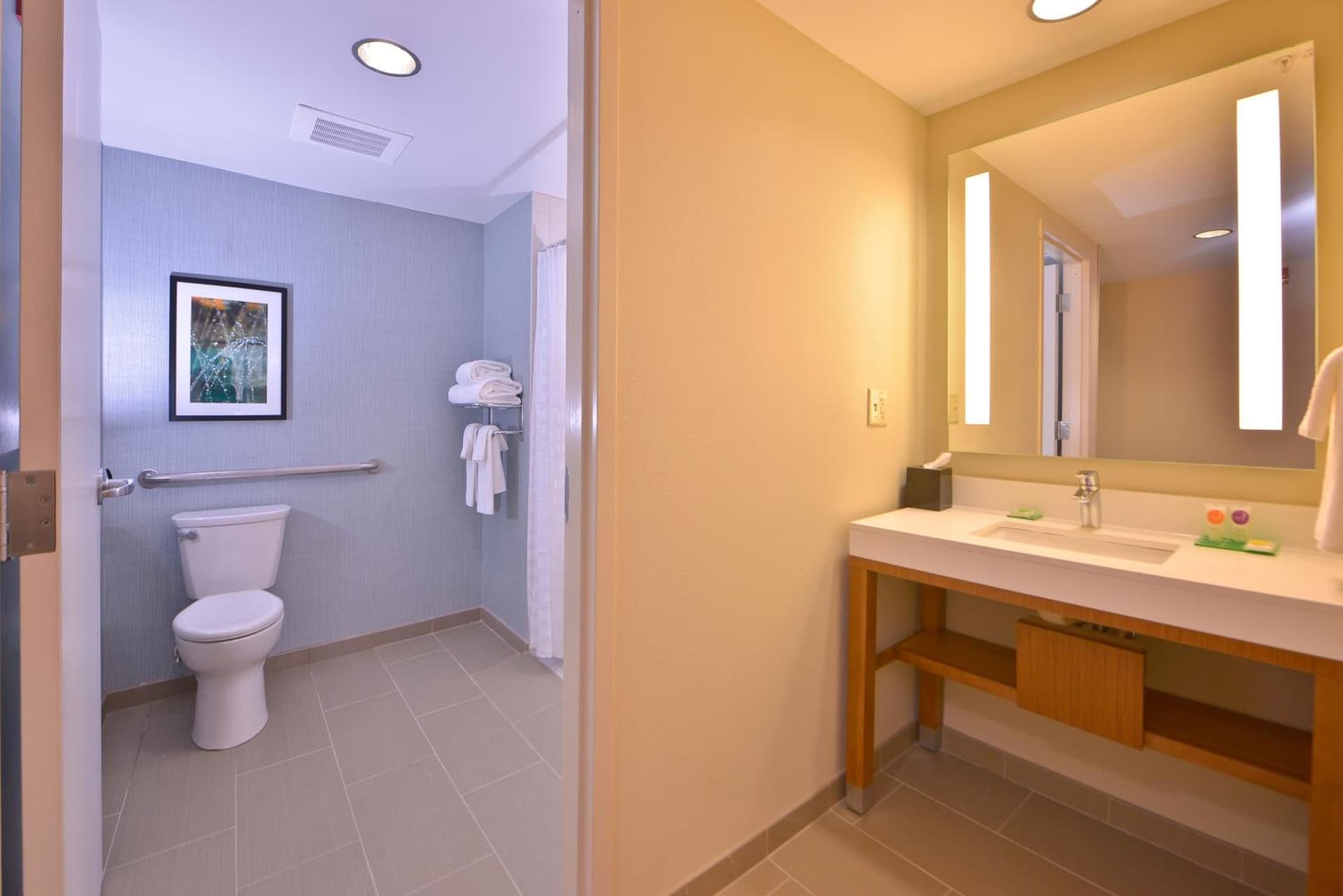 Hyatt Place Dewey Beach interior in Dewey Beach, DE — gallery photo 2
