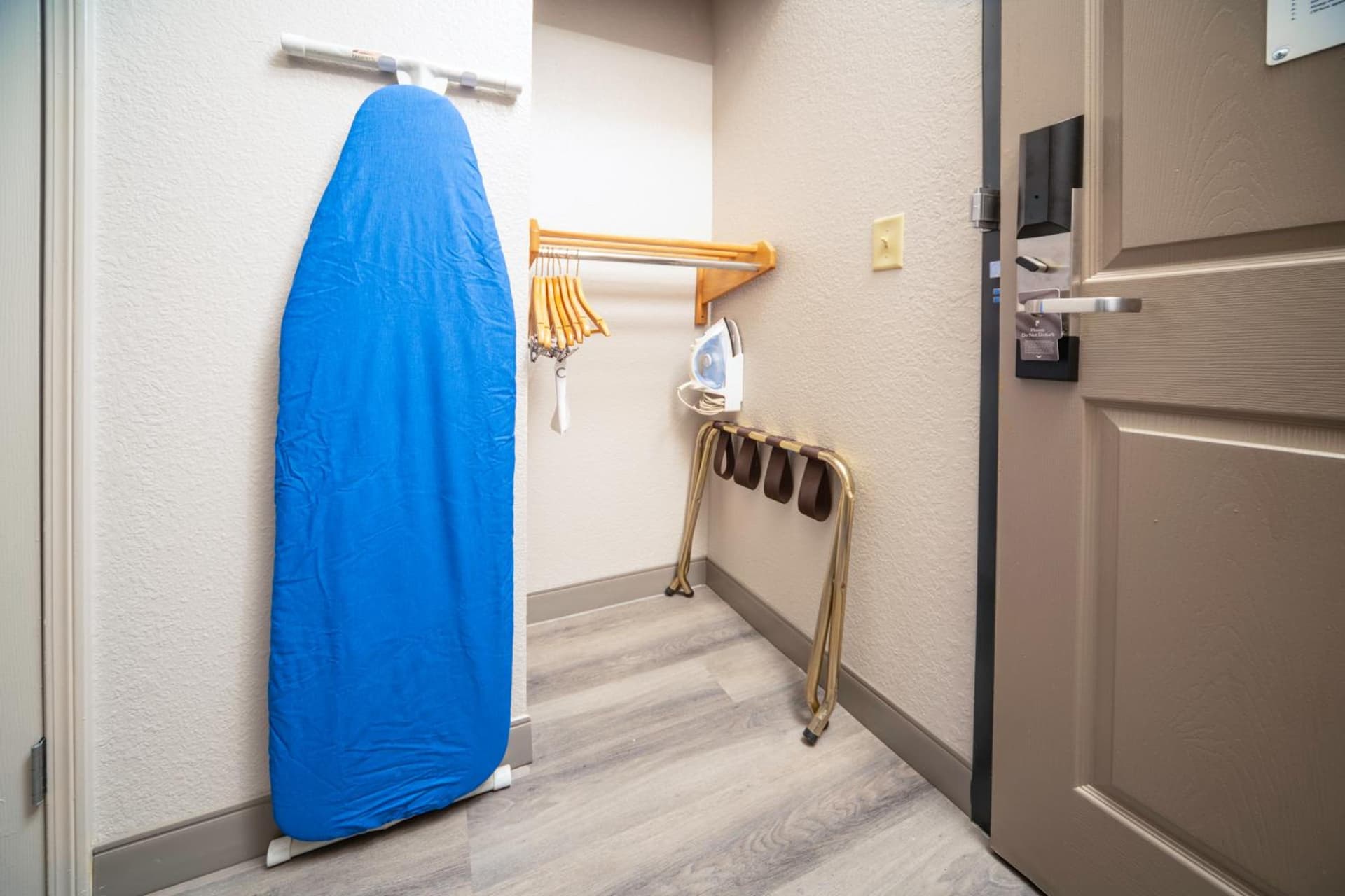 Country Inn & Suites by Radisson, Stone Mountain, GA gallery photo in Stone Mountain, GA — image 29