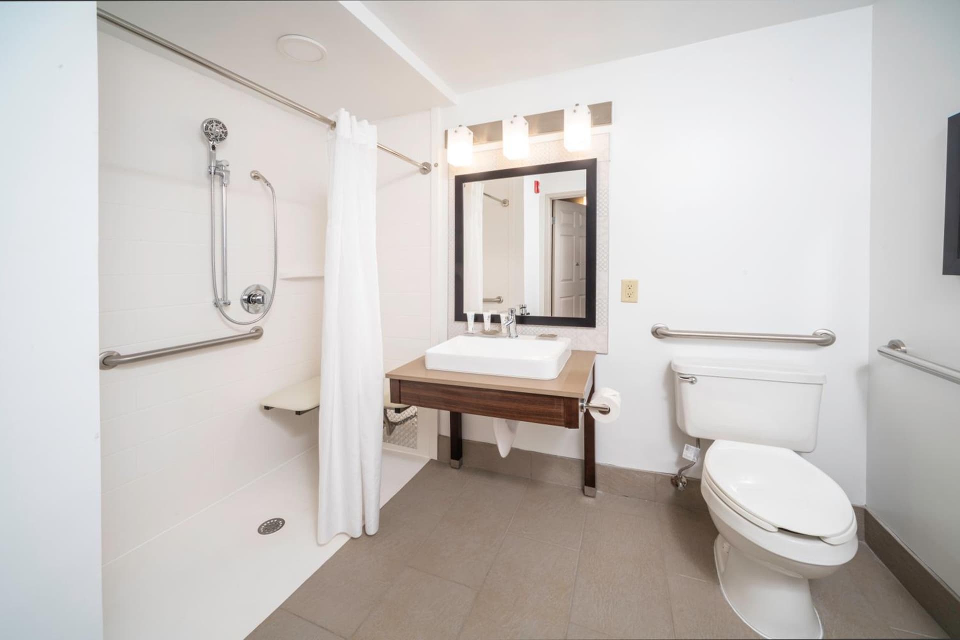 Country Inn & Suites by Radisson, Stone Mountain, GA gallery photo in Stone Mountain, GA — image 46
