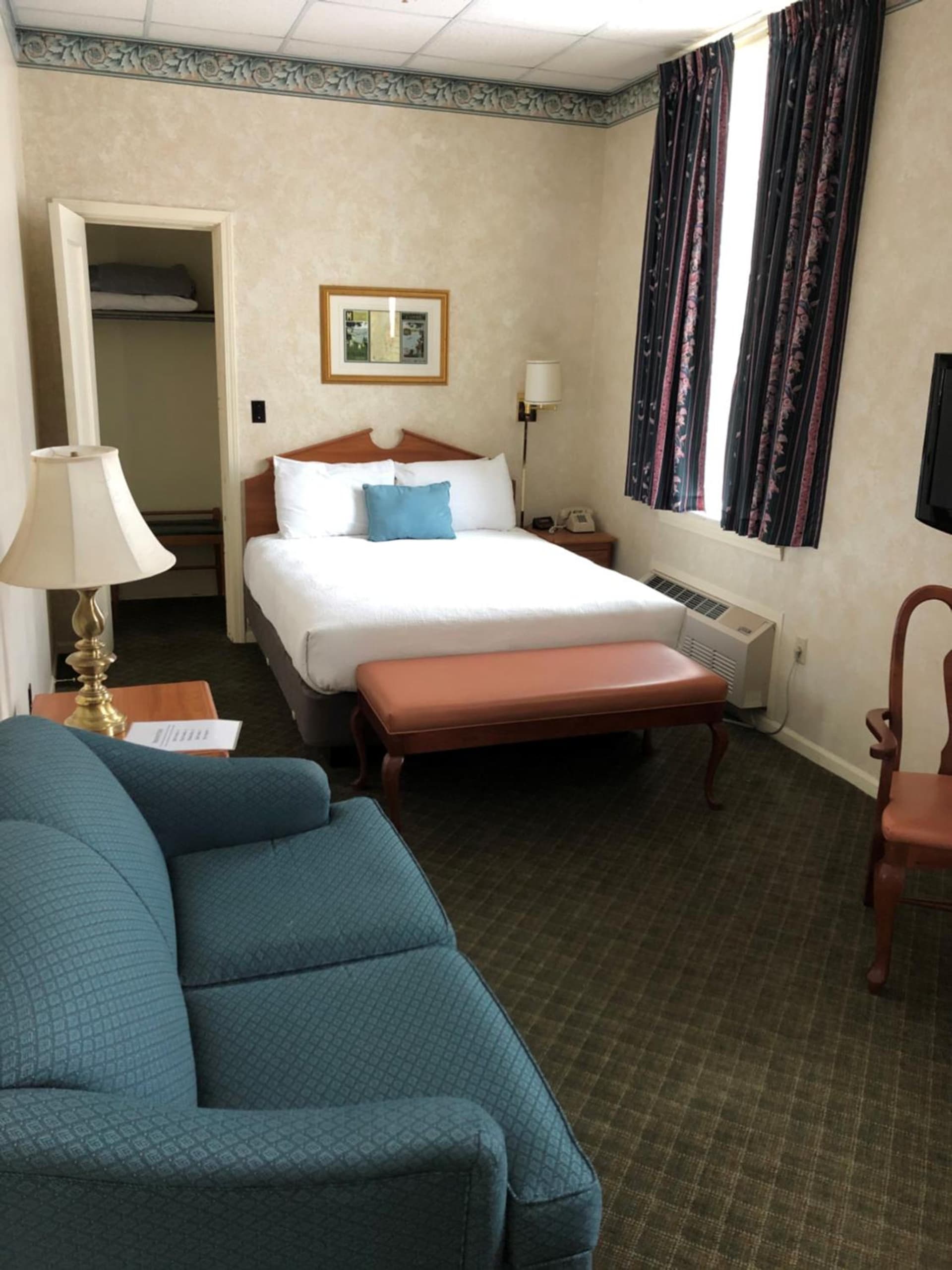 Stearns Hotel property views in Ludington, MI — gallery photo 3