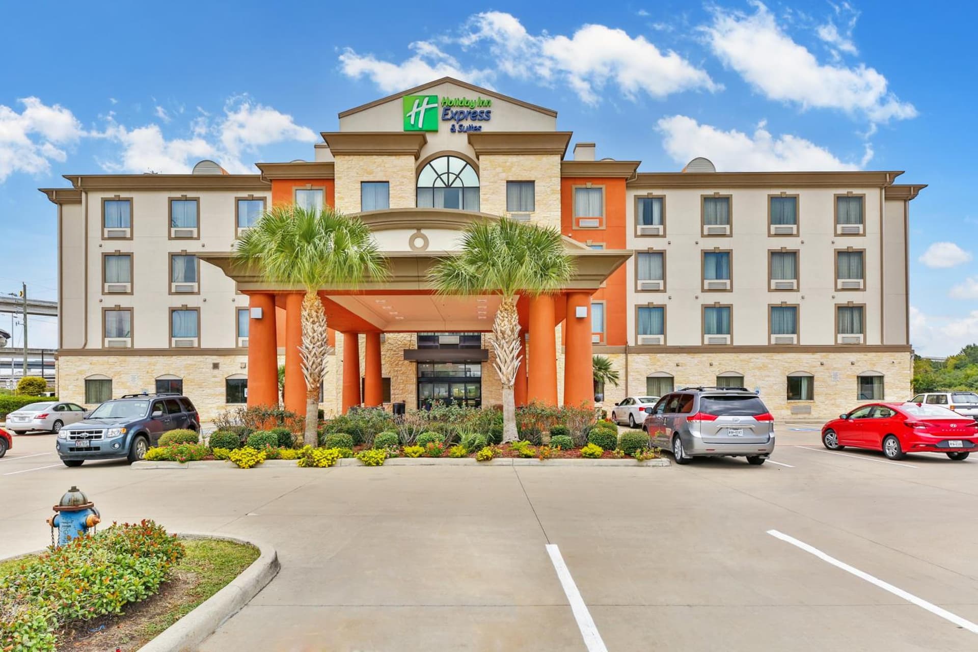 Holiday Inn Express & Suites Houston South - Near Pearland by IHG interior in Houston, TX — gallery photo 2