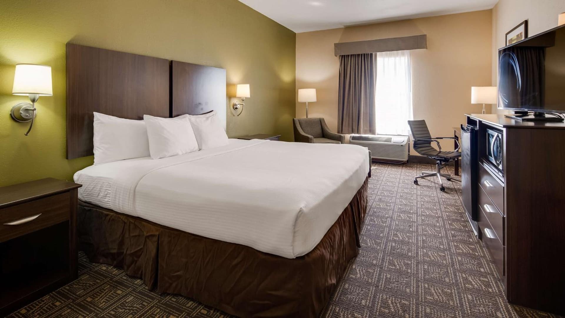 Best Western Rayne Inn interior in Rayne, LA — gallery photo 2