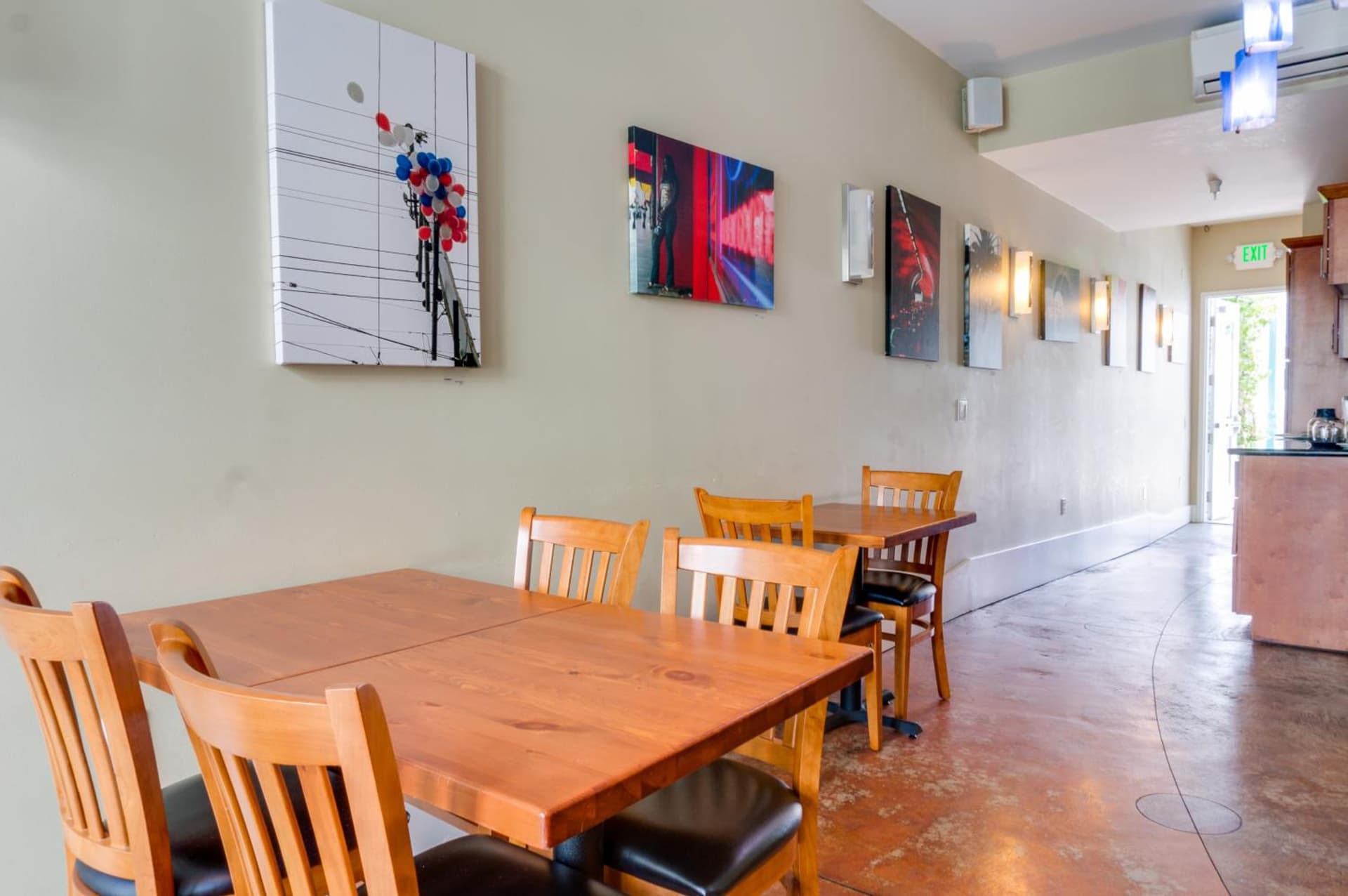 Pacific Blue Inn interior in Santa Cruz, CA — gallery photo 2
