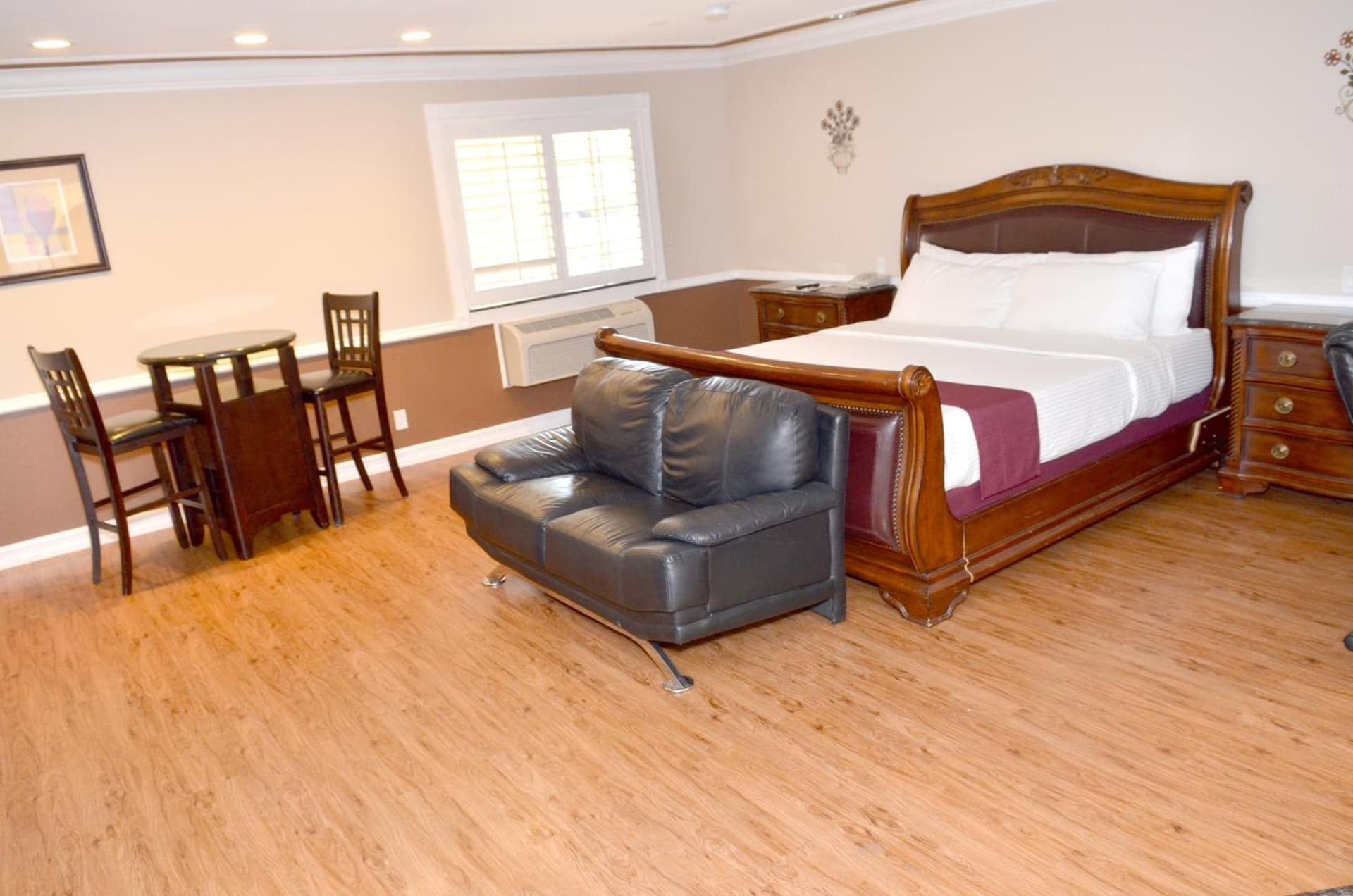 Dynasty Suites Hotel gallery photo in Riverside, CA — image 4
