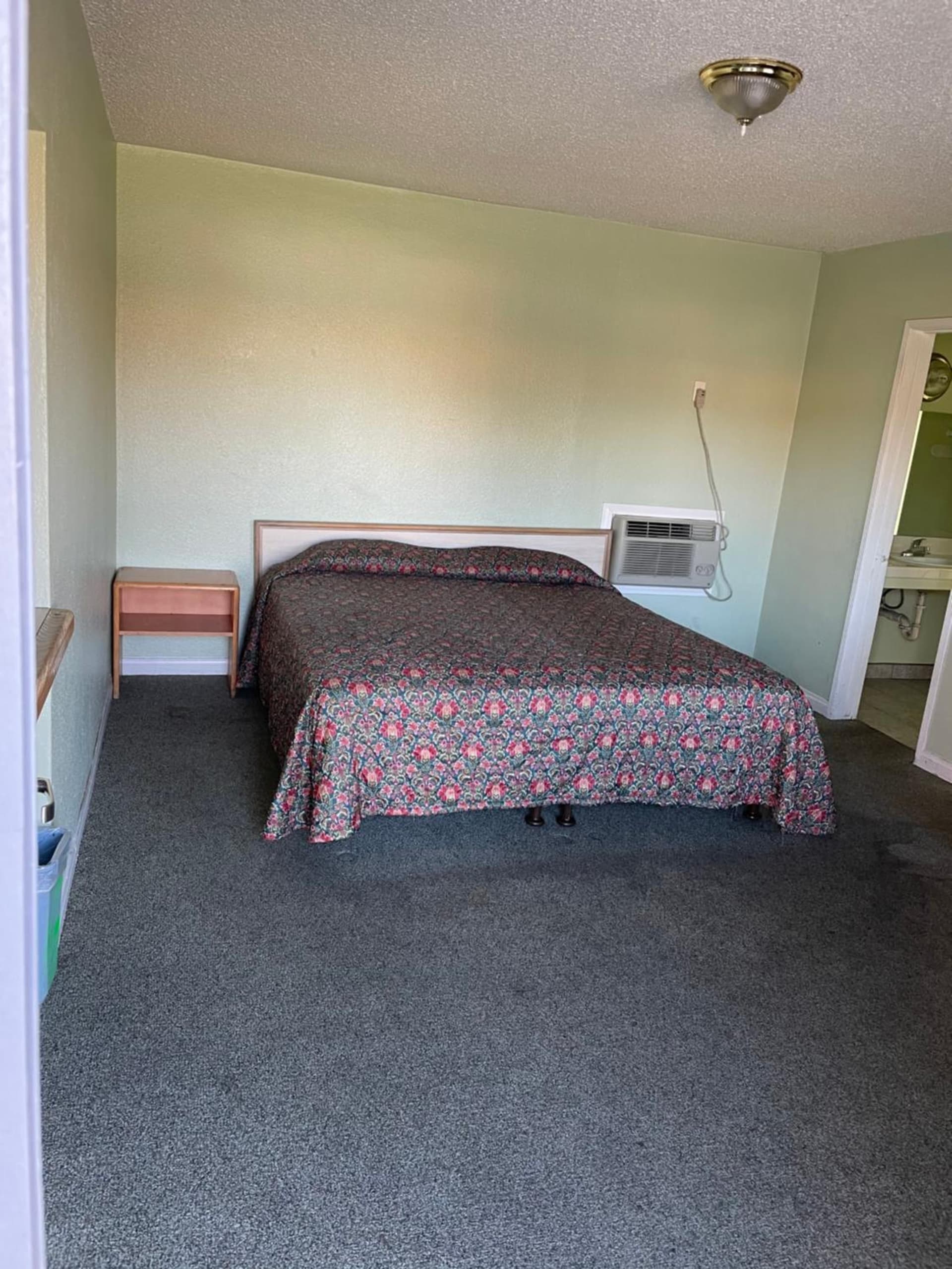 RAMONA MOTEL property views in Hemet, CA — gallery photo 3
