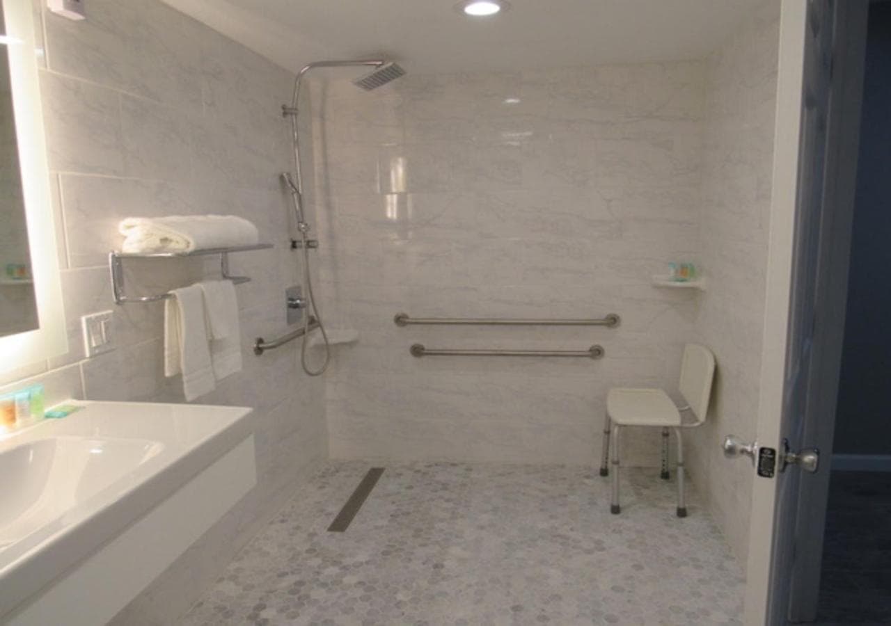 Capri Suites Anaheim gallery photo in Anaheim, CA — image 24