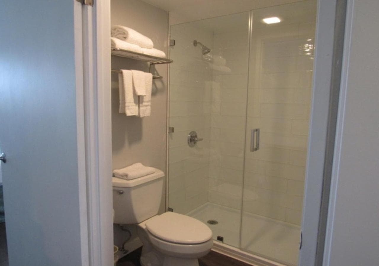 Capri Suites Anaheim gallery photo in Anaheim, CA — image 35