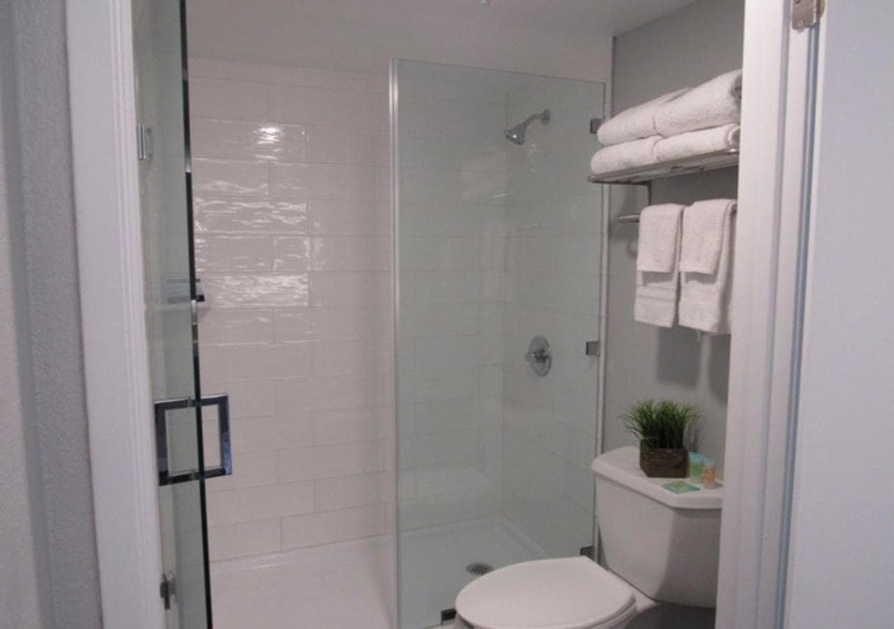Capri Suites Anaheim gallery photo in Anaheim, CA — image 37