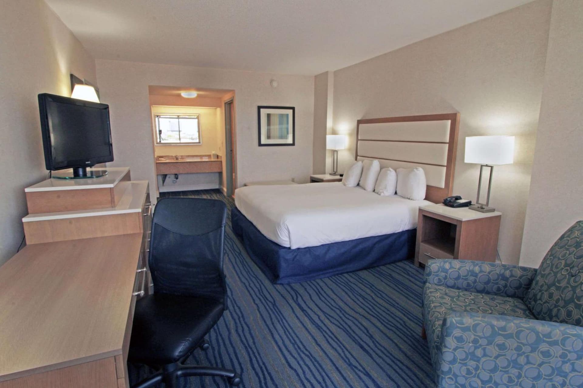 Wyndham Virginia Beach Oceanfront gallery photo in Virginia Beach, VA — image 18