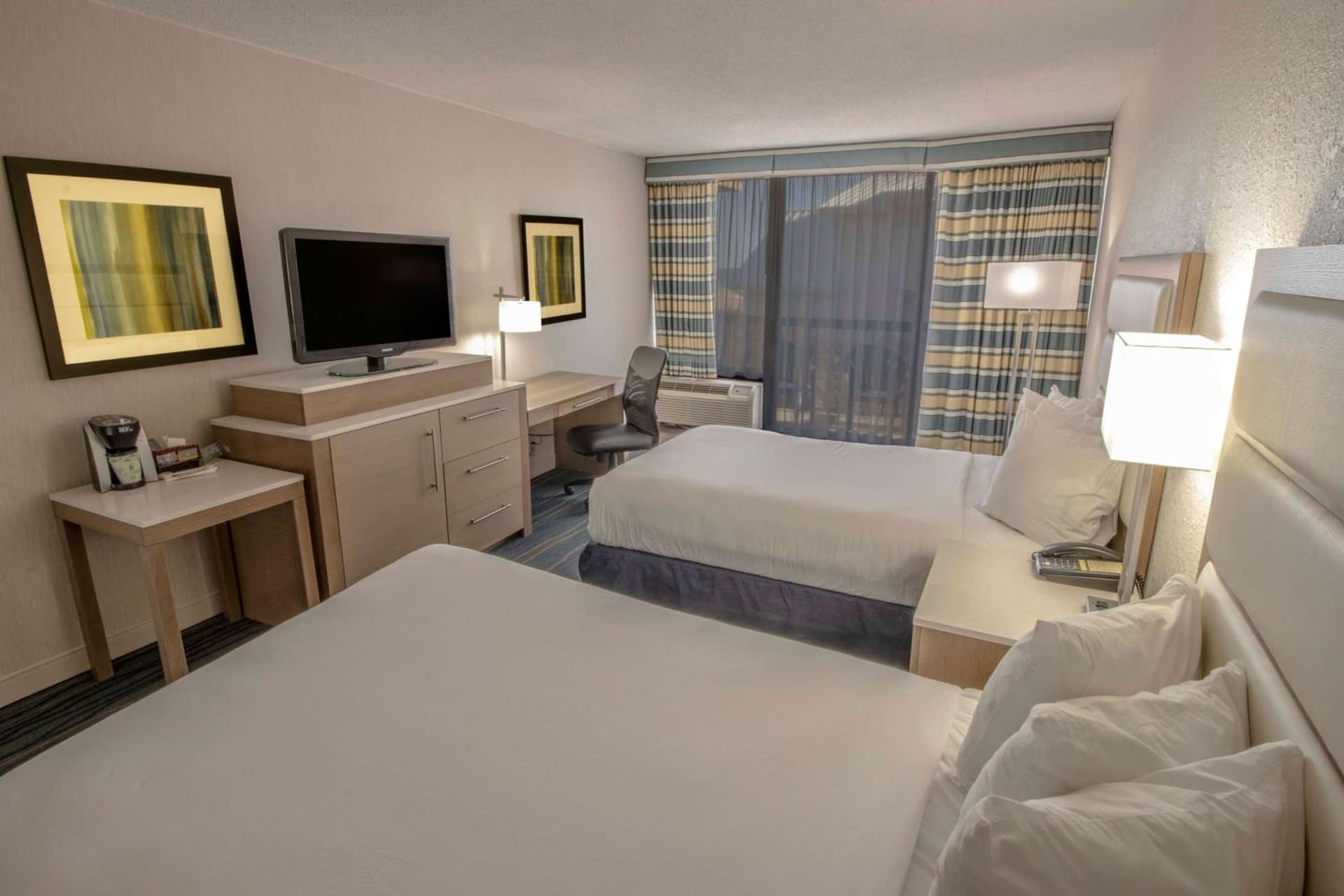 Wyndham Virginia Beach Oceanfront gallery photo in Virginia Beach, VA — image 23