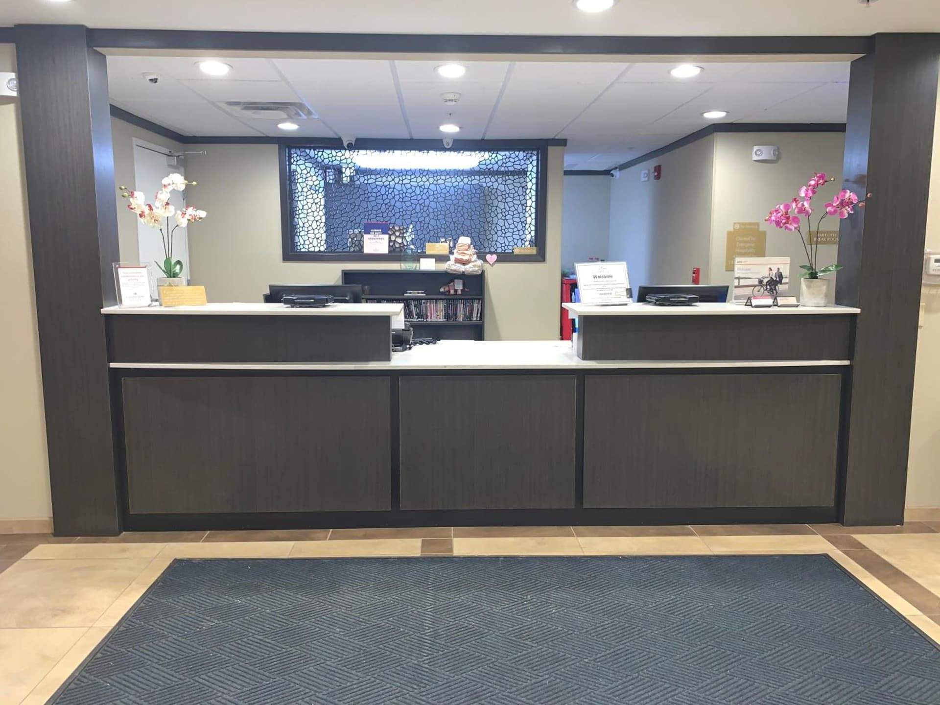 Candlewood Suites Belle Vernon by IHG interior in Belle Vernon, PA — gallery photo 2
