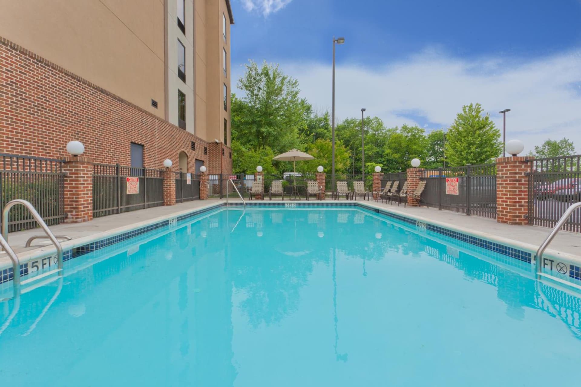 Holiday Inn Express Hotel & Suites Dover by IHG interior in Dover, DE — gallery photo 2