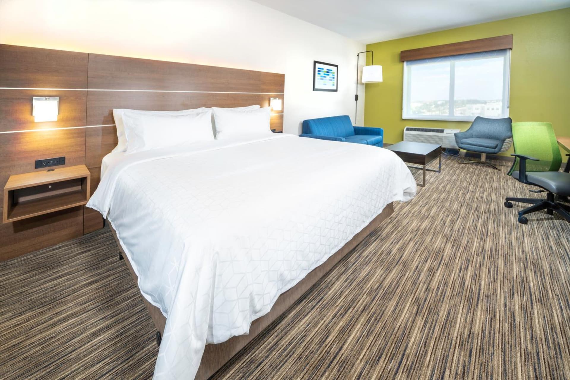Holiday Inn Express & Suites - Fort Myers Airport by IHG gallery photo in Fort Myers, FL — image 5