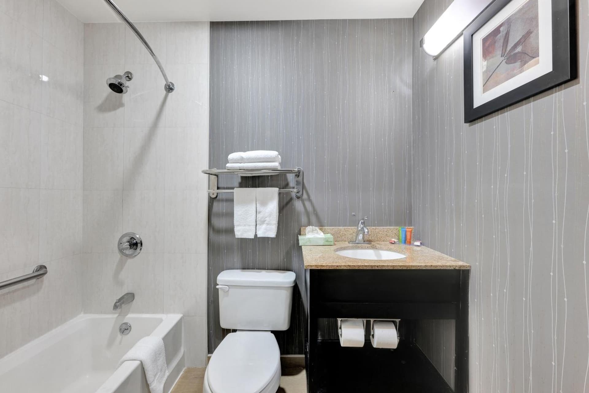 Hotel Pergola Jamaica JFK property views in Queens, NY — gallery photo 3