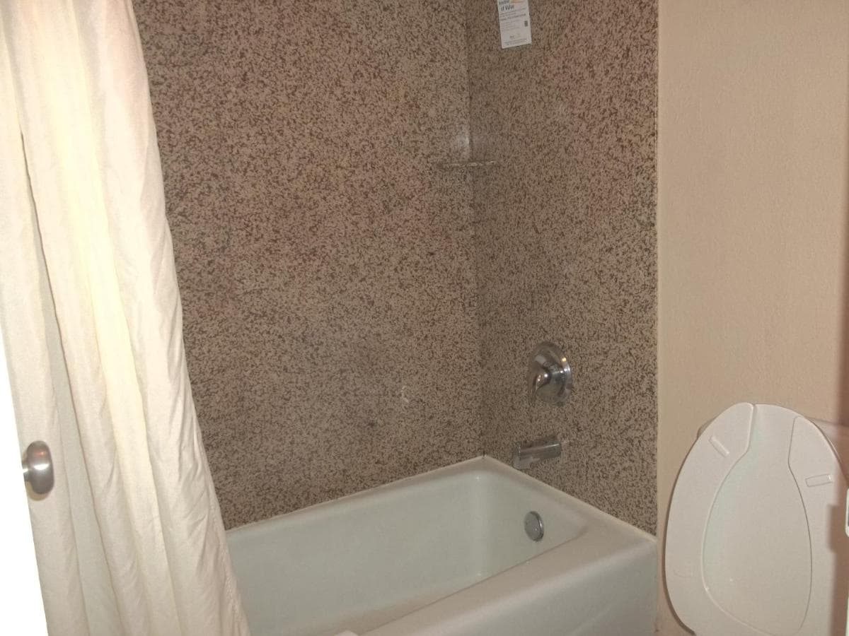 Days Inn by Wyndham Fort Lauderdale Airport Cruise Port gallery photo in Fort Lauderdale, FL — image 15