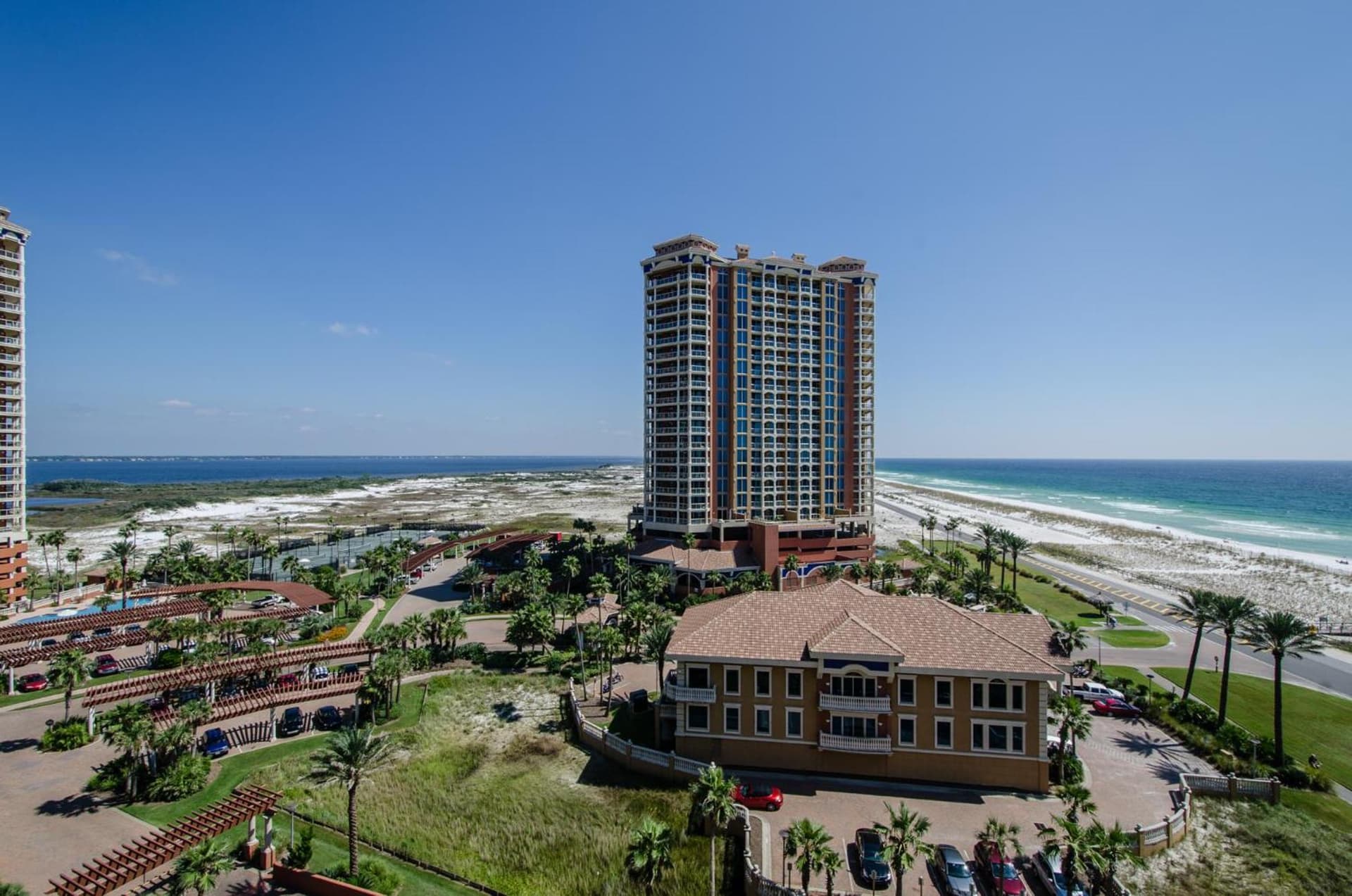 Summer Savings! Portofino Beachfront Sunrise Views 2-Bedroom Tower 1 — hotel in Saco, Maine