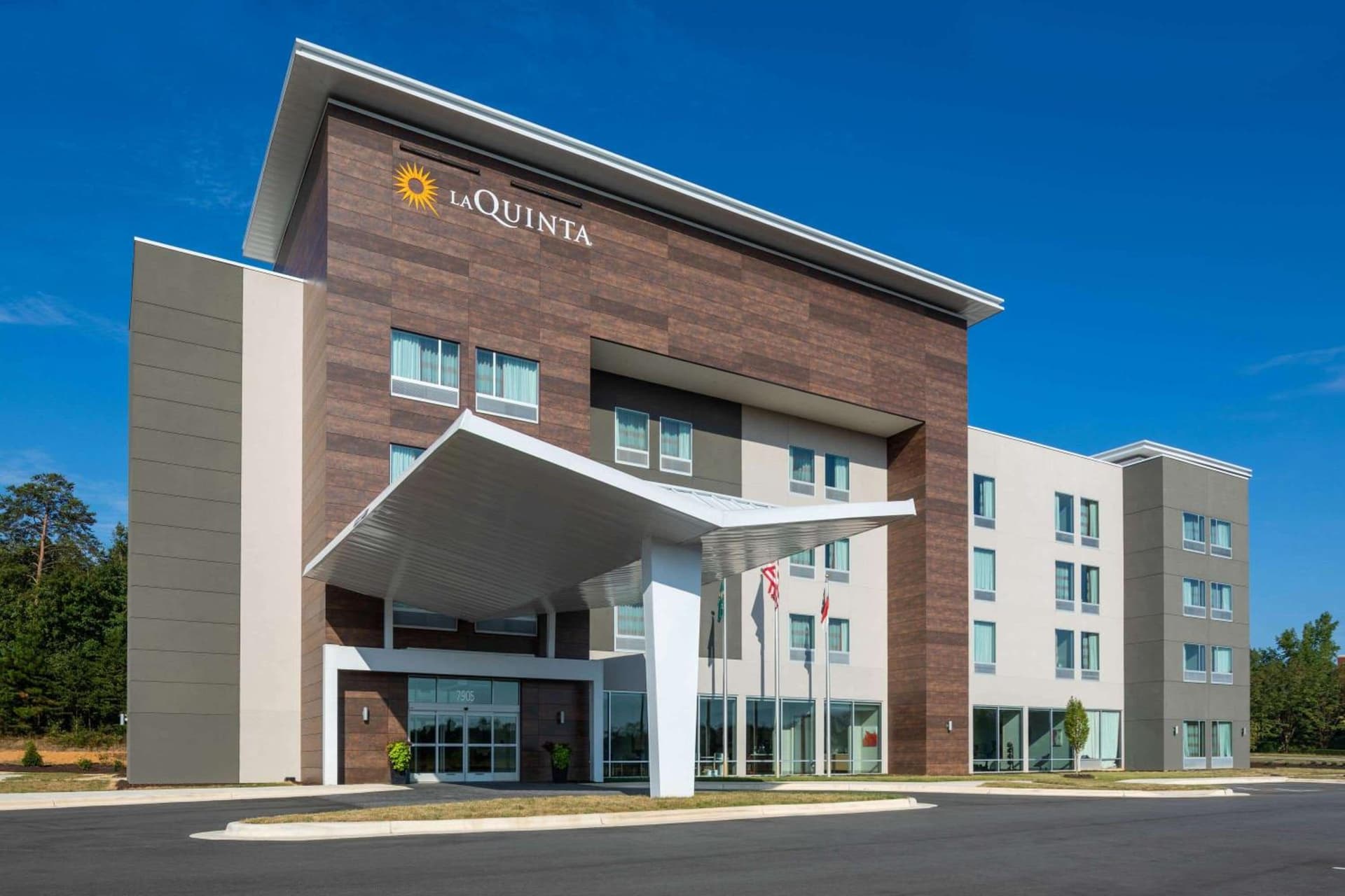 La Quinta by Wyndham Greensboro Airport High Point gallery photo in Greensboro, NC — image 21