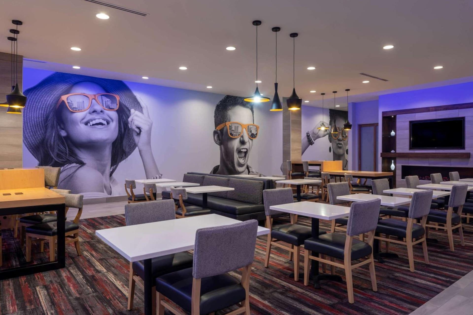 La Quinta by Wyndham Greensboro Airport High Point gallery photo in Greensboro, NC — image 7