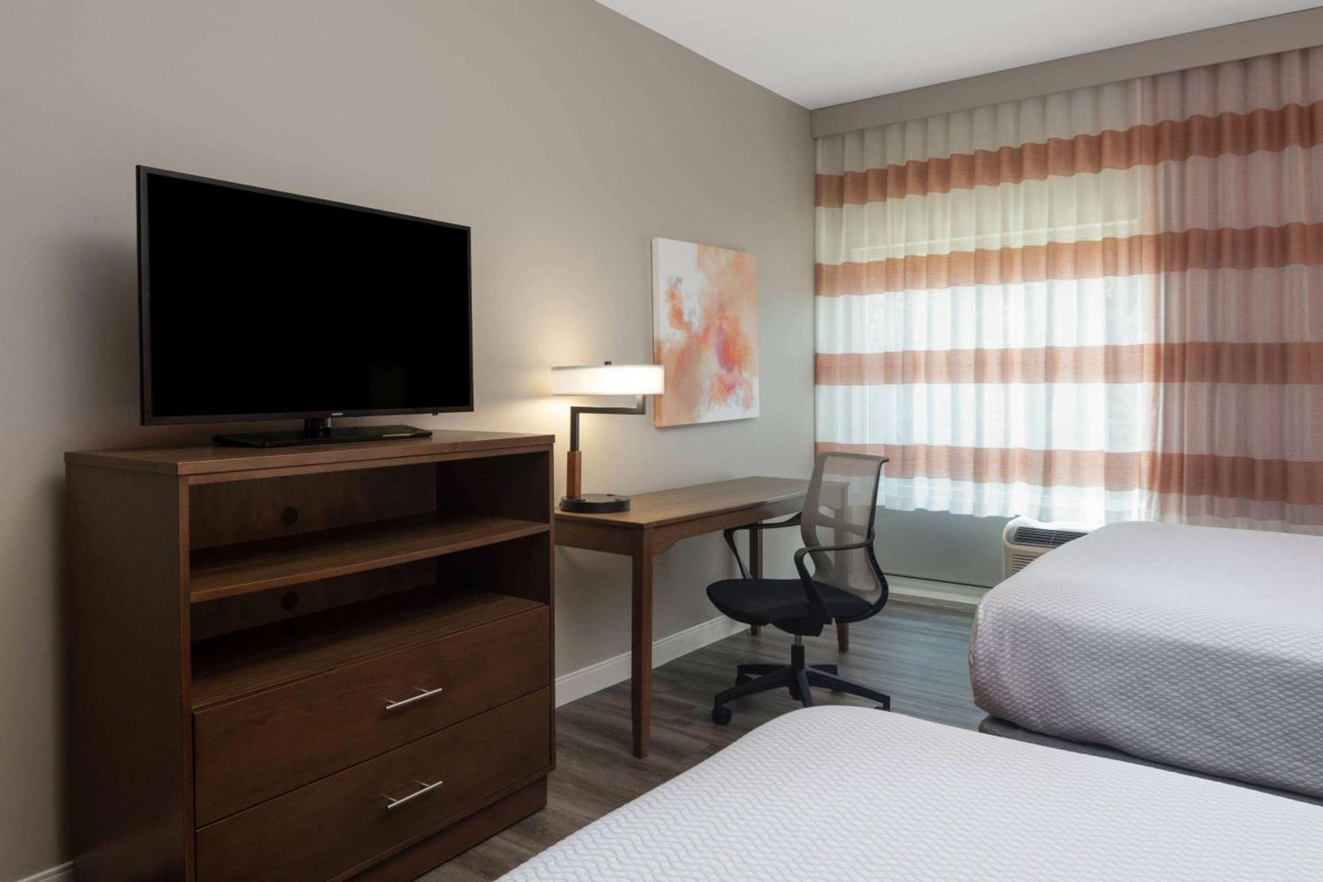 La Quinta by Wyndham Greensboro Airport High Point gallery photo in Greensboro, NC — image 23