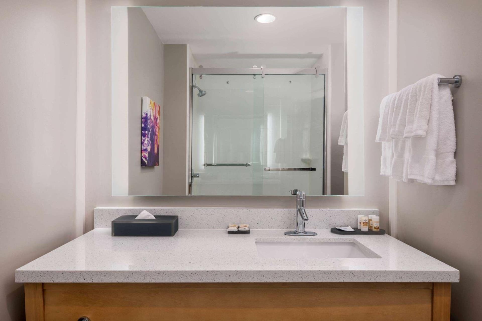 La Quinta by Wyndham Greensboro Airport High Point gallery photo in Greensboro, NC — image 38