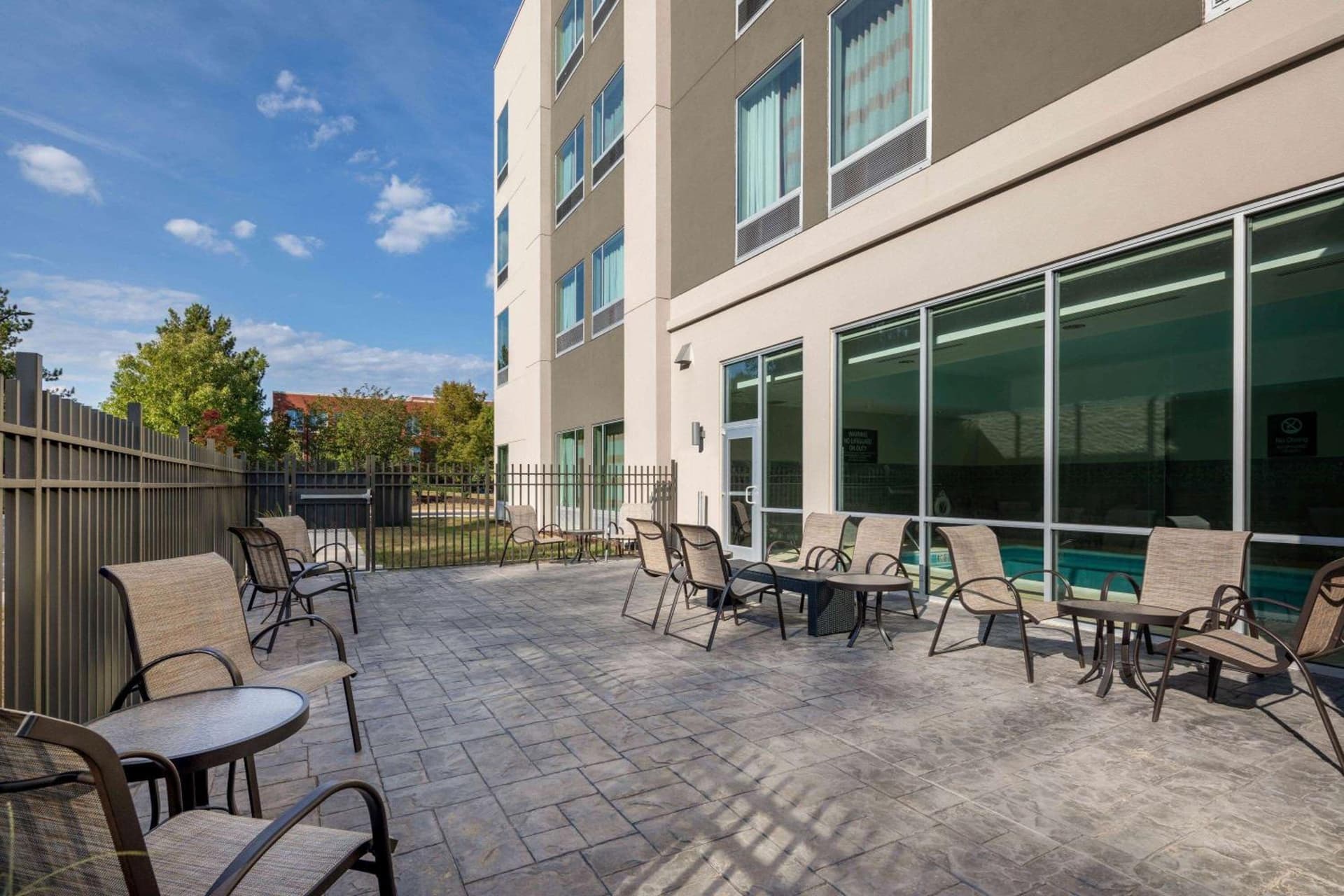 La Quinta by Wyndham Greensboro Airport High Point gallery photo in Greensboro, NC — image 35