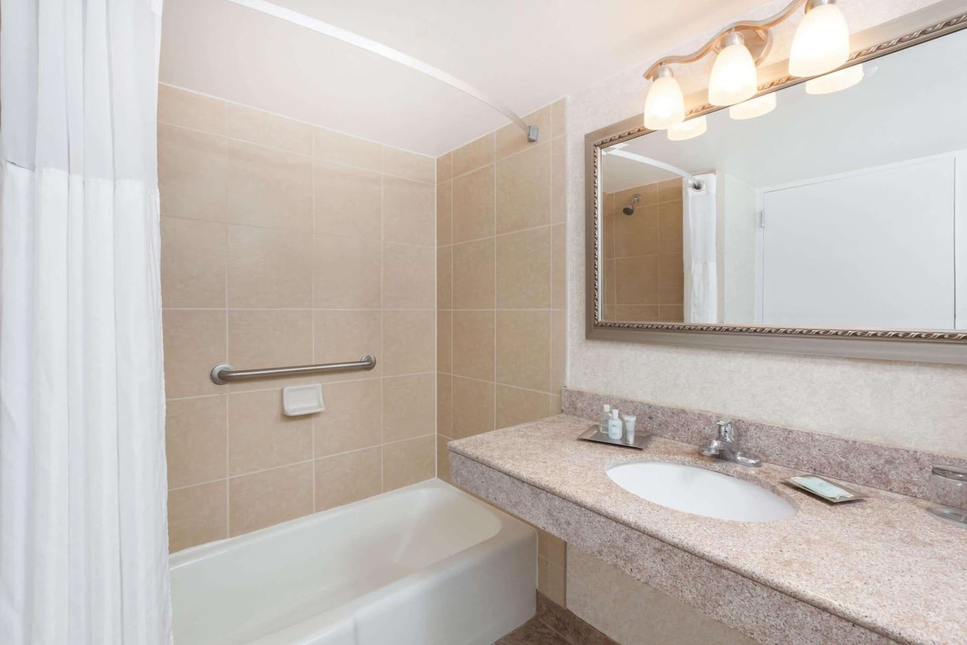 Wyndham Virginia Beach Oceanfront gallery photo in Virginia Beach, VA — image 55