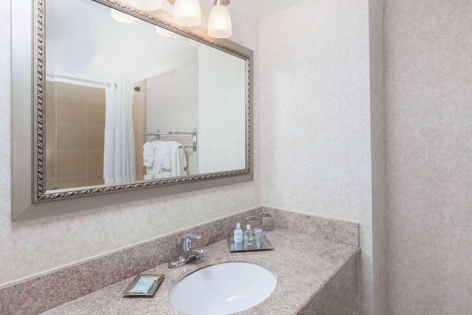 Wyndham Virginia Beach Oceanfront gallery photo in Virginia Beach, VA — image 68