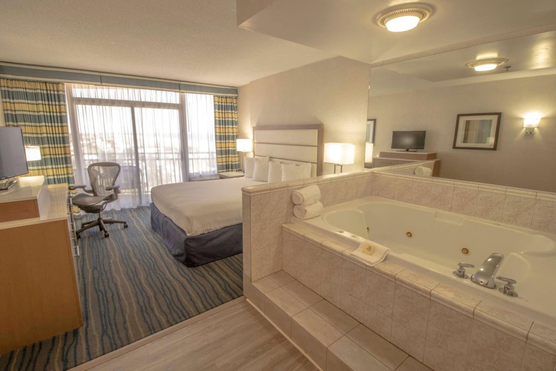 Wyndham Virginia Beach Oceanfront gallery photo in Virginia Beach, VA — image 11