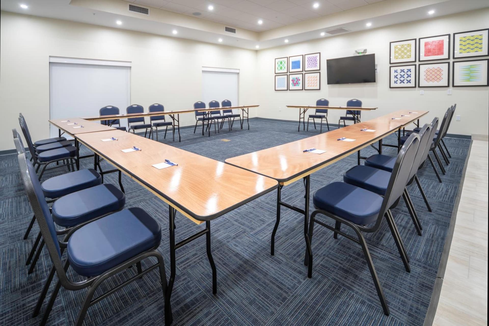 Holiday Inn Express & Suites - Fort Myers Airport by IHG gallery photo in Fort Myers, FL — image 35