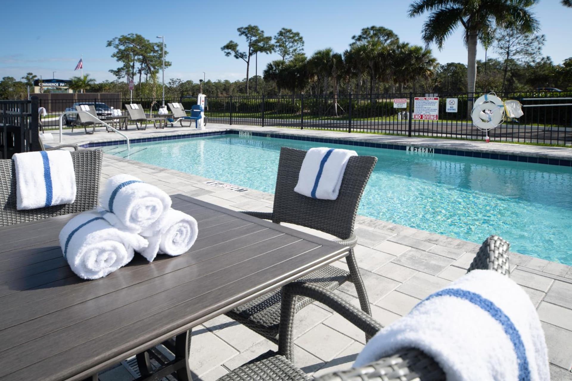 Holiday Inn Express & Suites - Fort Myers Airport by IHG gallery photo in Fort Myers, FL — image 18