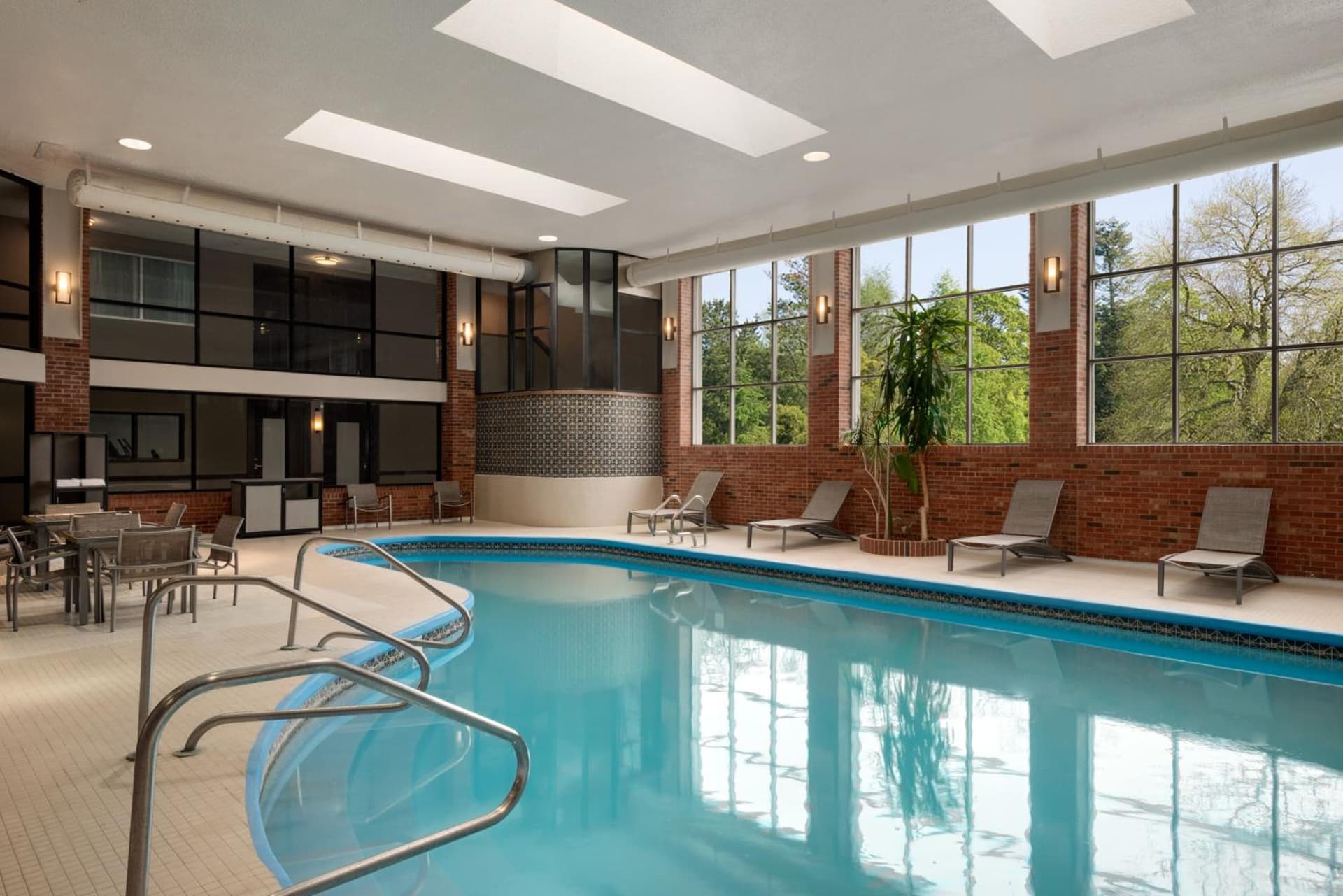 Wingate by Wyndham South Bend - Notre Dame gallery photo in South Bend, IN — image 5
