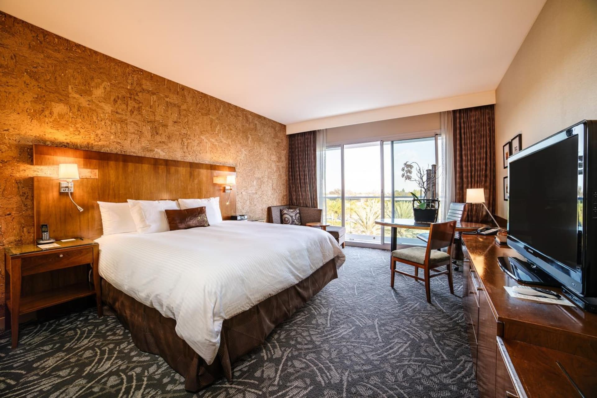 Miyako Hybrid Hotel Torrance gallery photo in Torrance, CA — image 19
