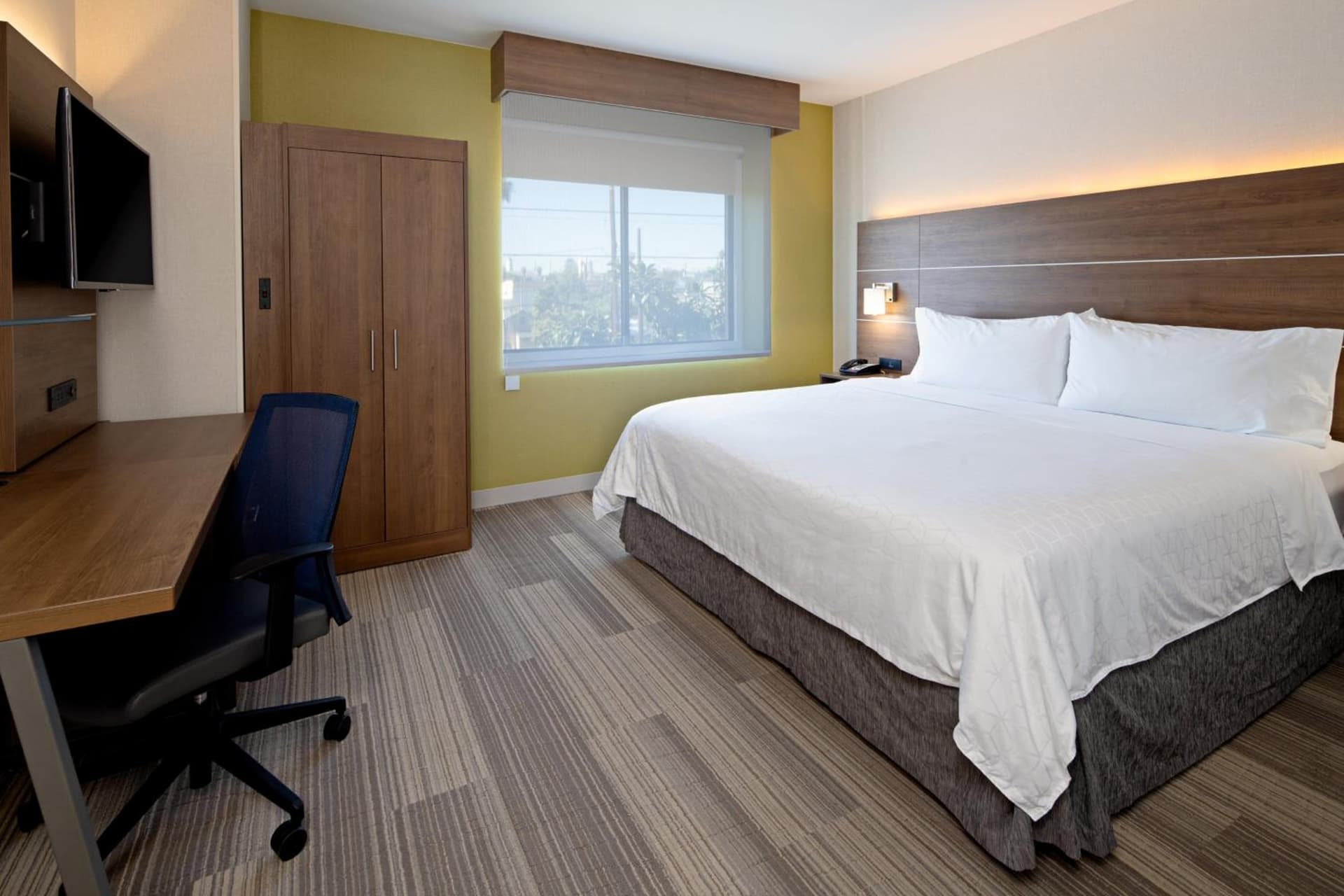Holiday Inn Express Los Angeles LAX Airport by IHG gallery photo in Los Angeles, CA — image 35