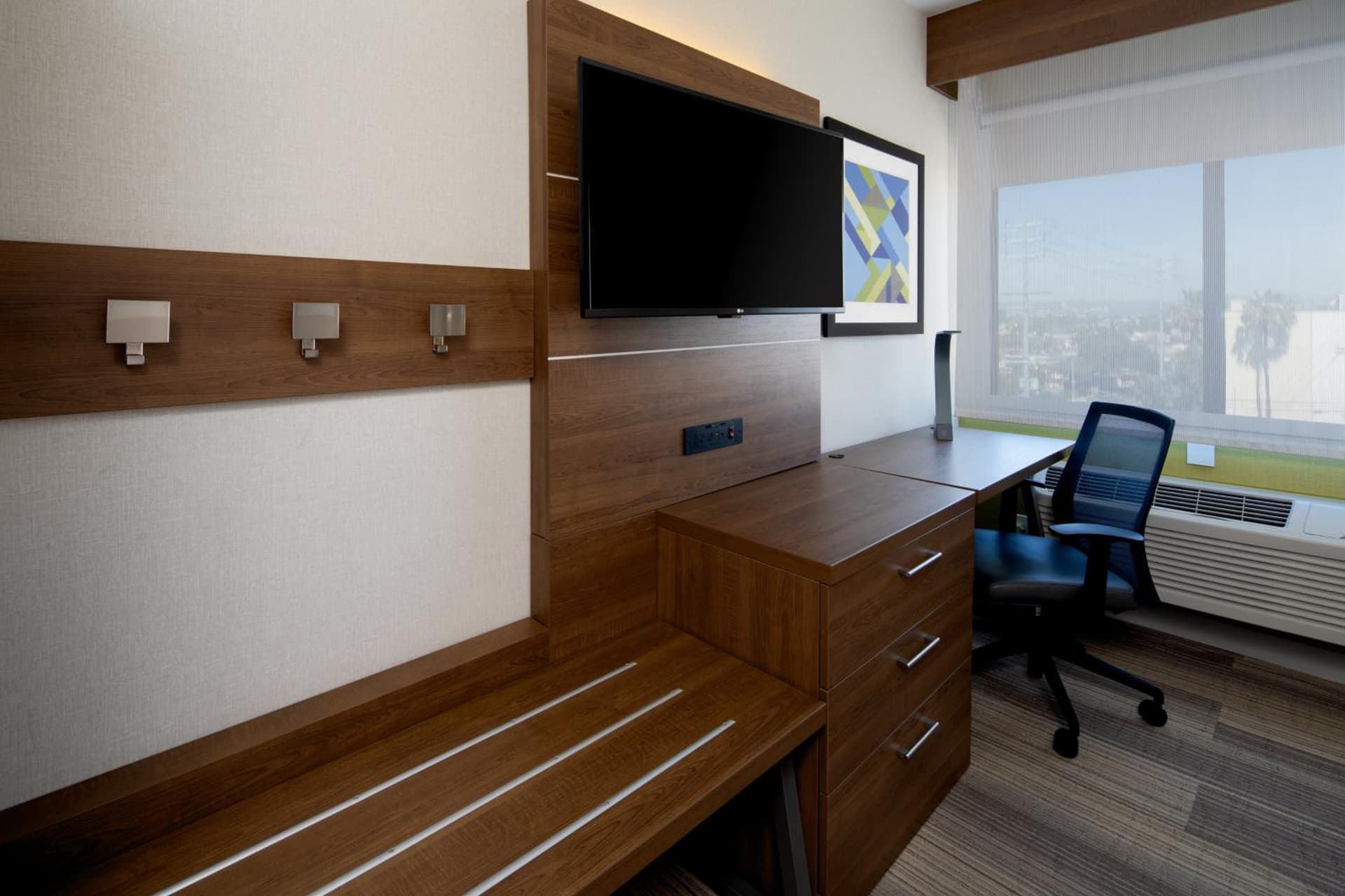 Holiday Inn Express Los Angeles LAX Airport by IHG gallery photo in Los Angeles, CA — image 42