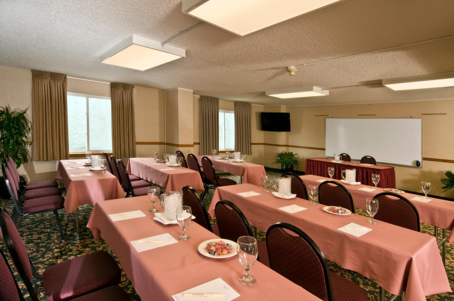 Meadowlands Plaza Hotel gallery photo in Secaucus, NJ — image 10