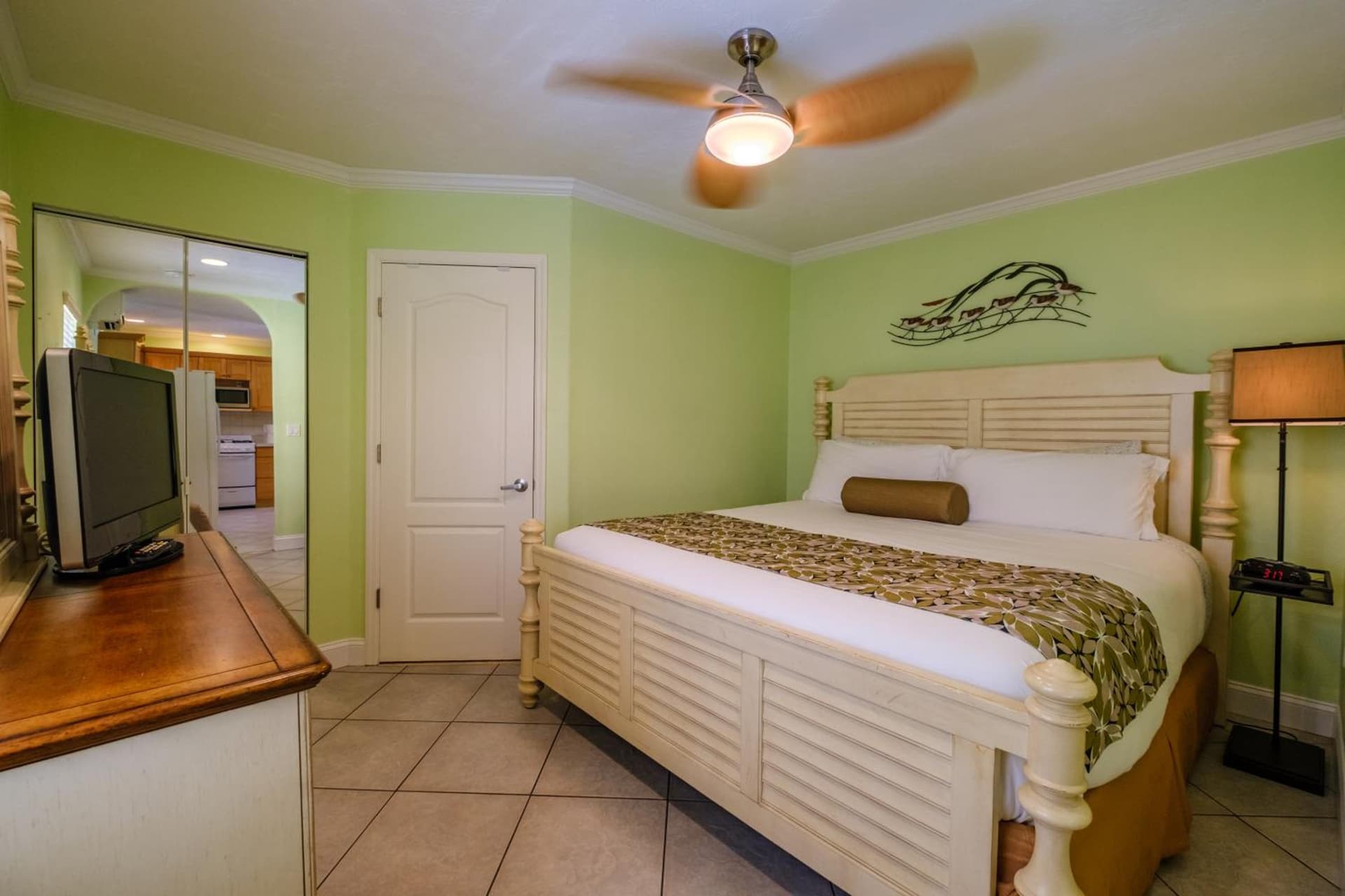 Tropical Beach Resorts - Sarasota gallery photo in Sarasota, FL — image 82