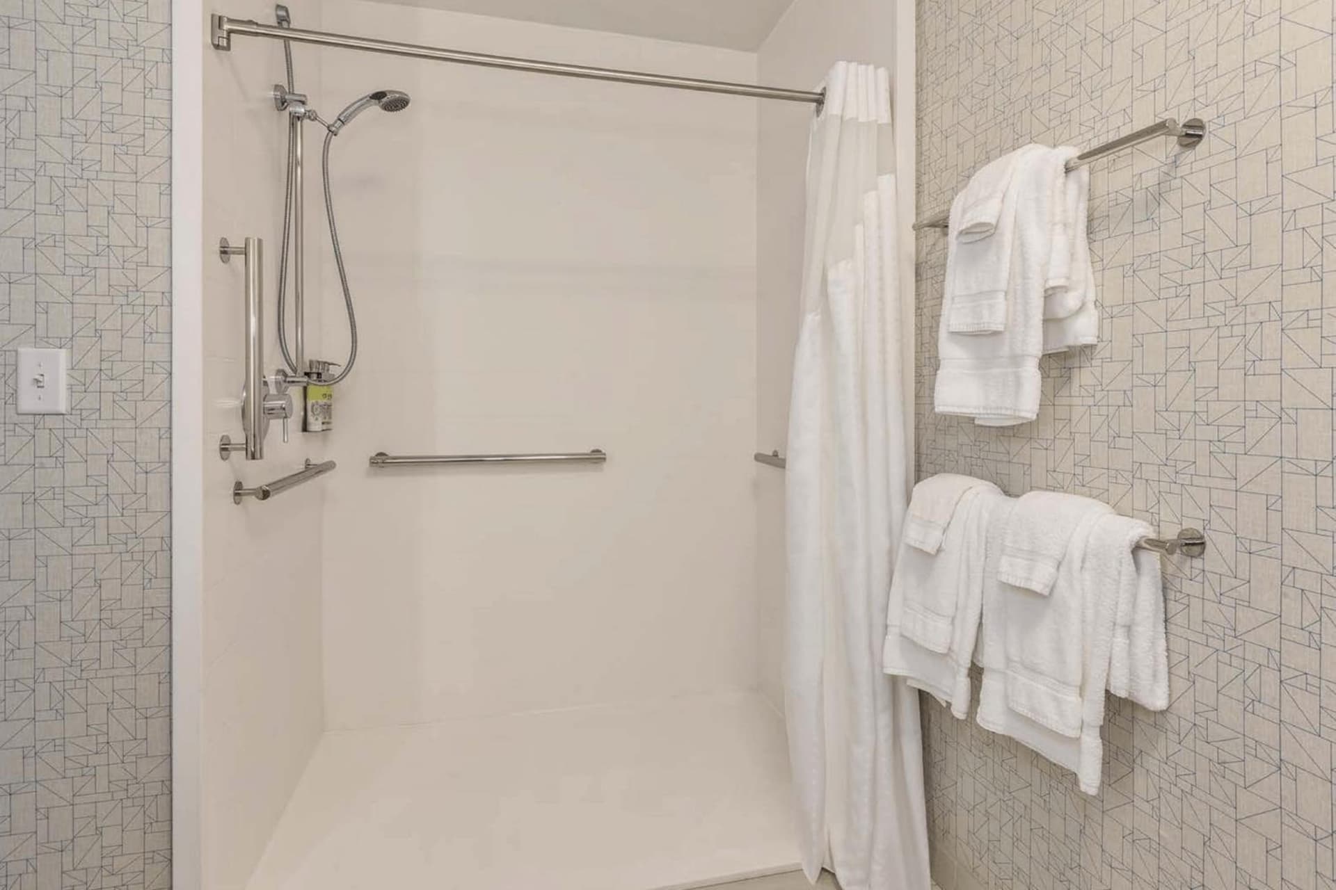 Holiday Inn Express & Suites Jersey City - Holland Tunnel by IHG gallery photo in Jersey City, NJ — image 29