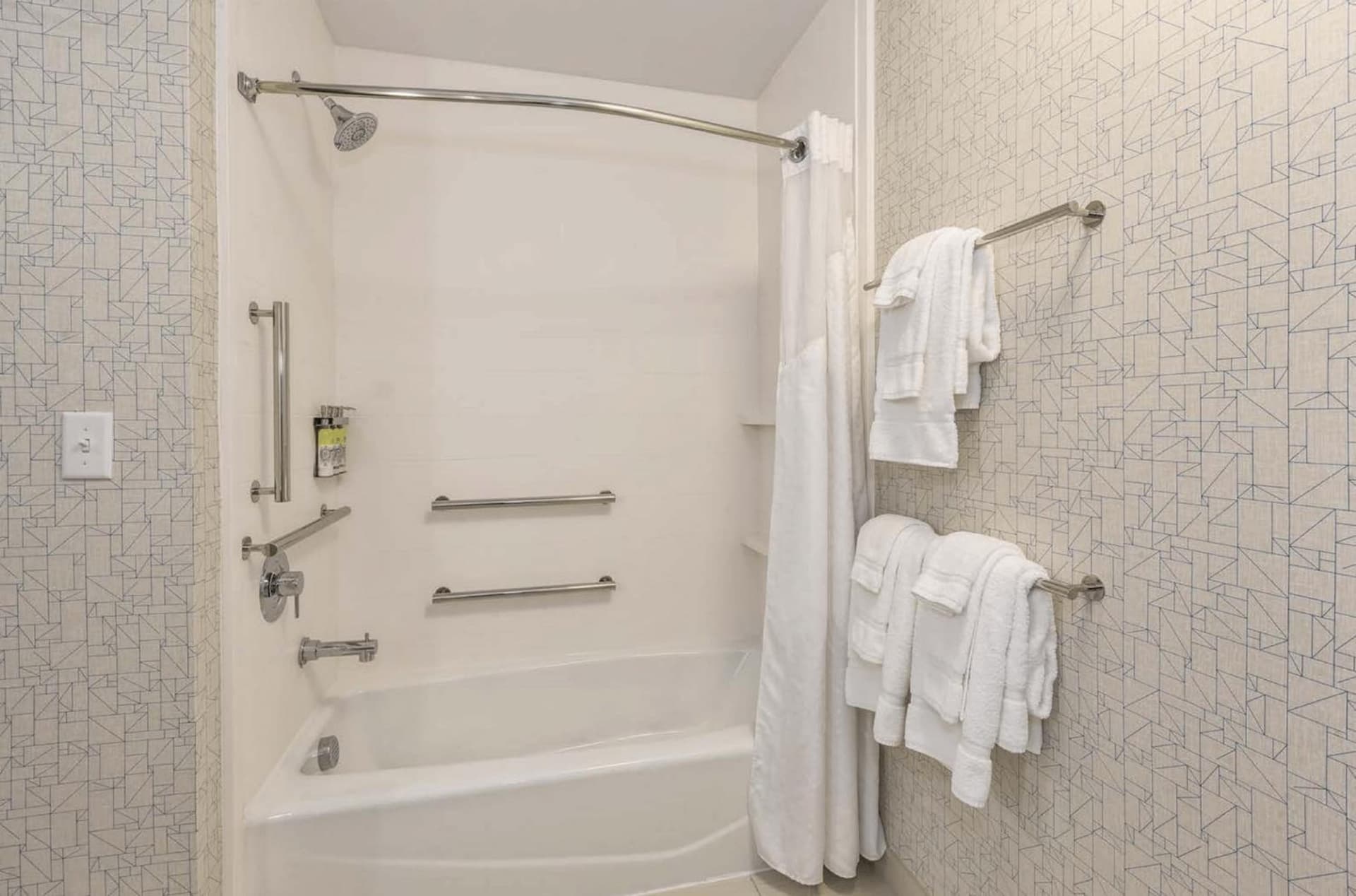 Holiday Inn Express & Suites Jersey City - Holland Tunnel by IHG gallery photo in Jersey City, NJ — image 18