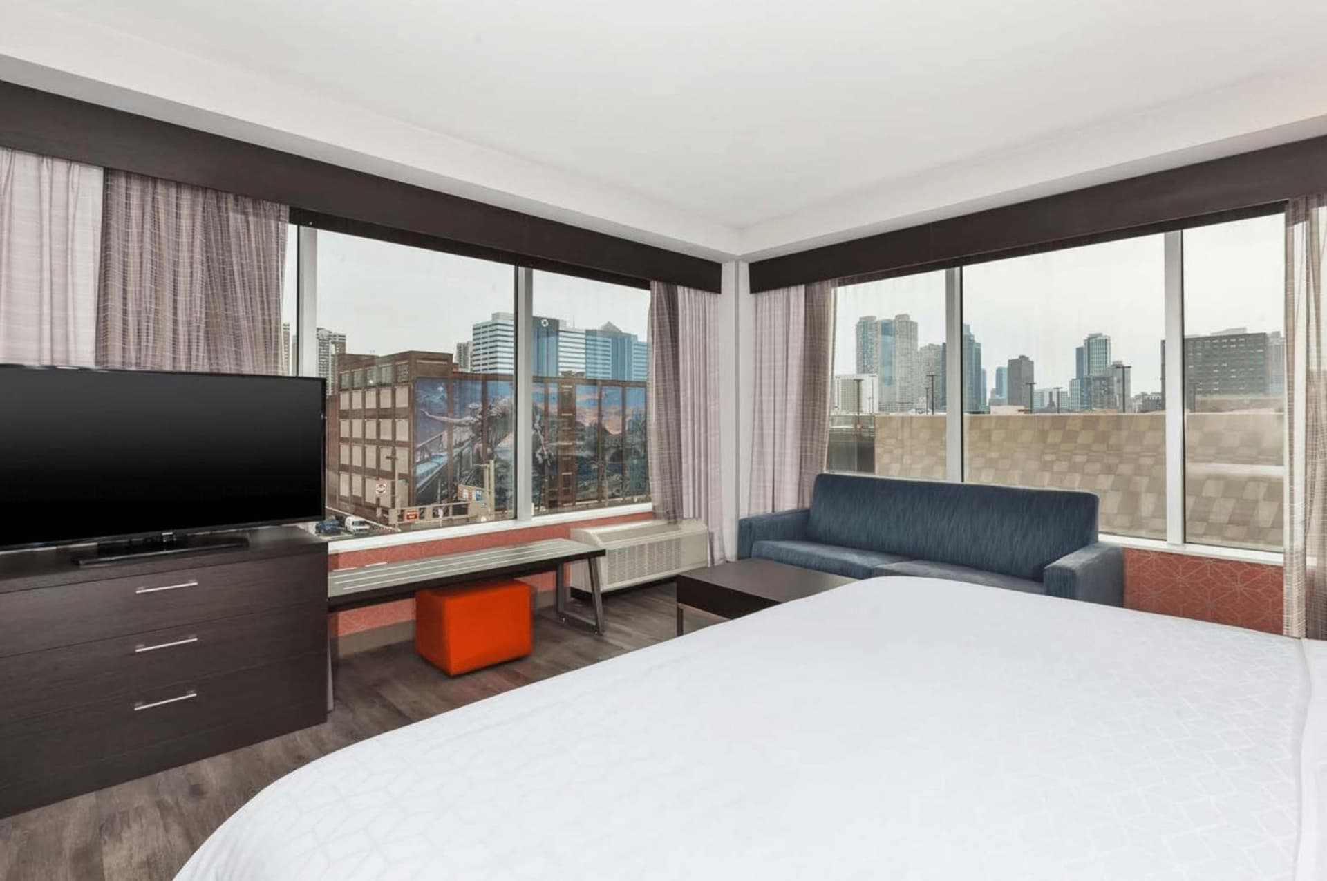 Holiday Inn Express & Suites Jersey City - Holland Tunnel by IHG gallery photo in Jersey City, NJ — image 39