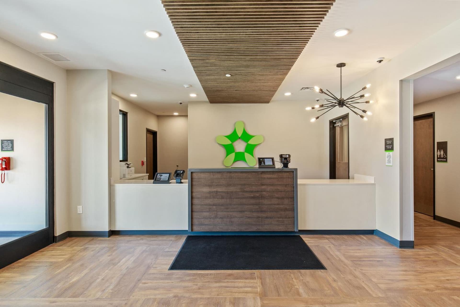 Extended Stay America Premier Suites - Tampa - Fairgrounds - Casino gallery photo in Tampa, FL — image 9
