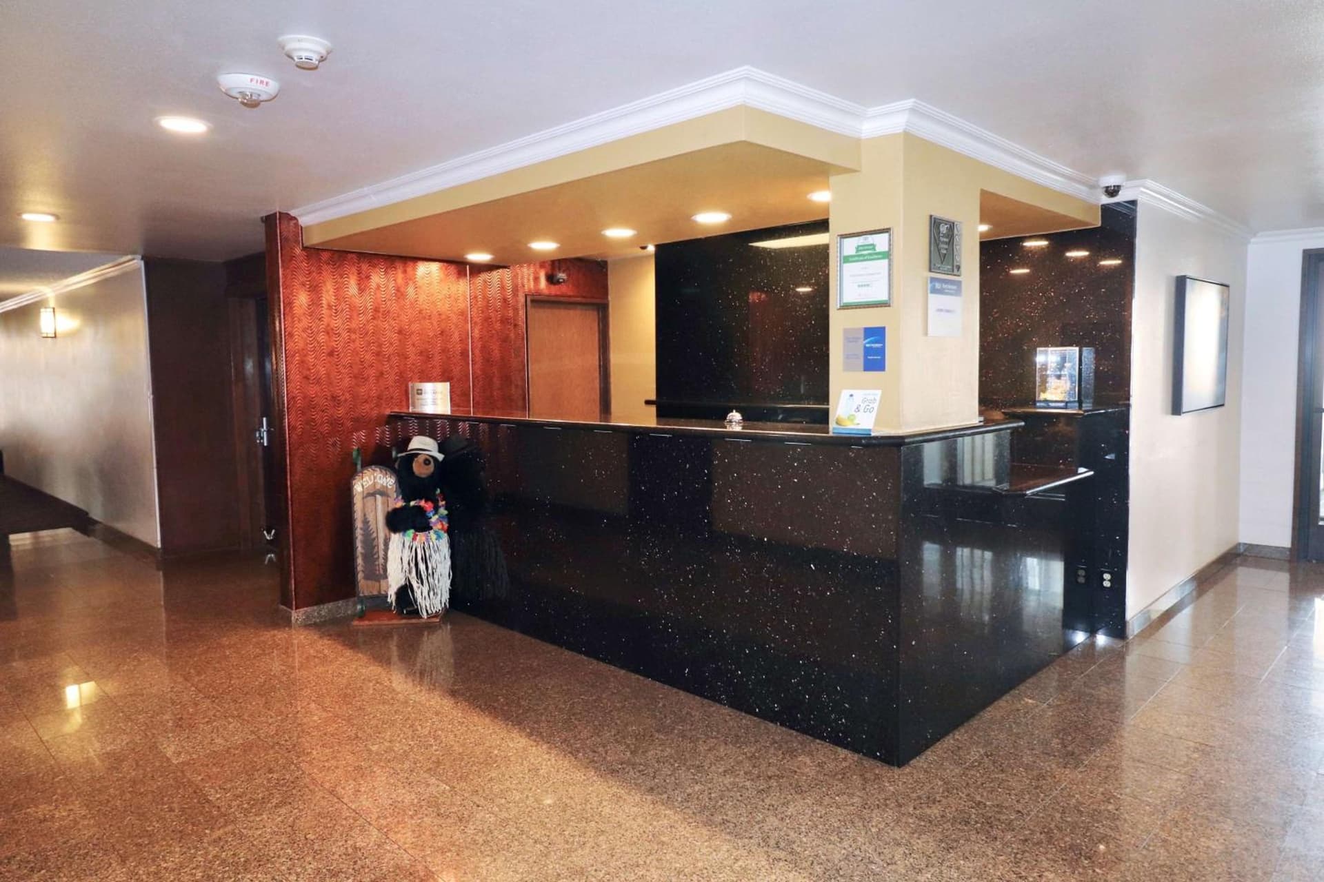 Best Western Chieftain Inn interior in Wenatchee, WA — gallery photo 2