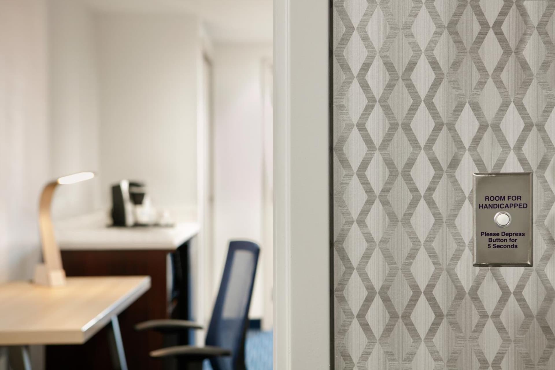 Holiday Inn Express Hotel & Suites Norfolk Airport by IHG gallery photo in Norfolk, VA — image 25