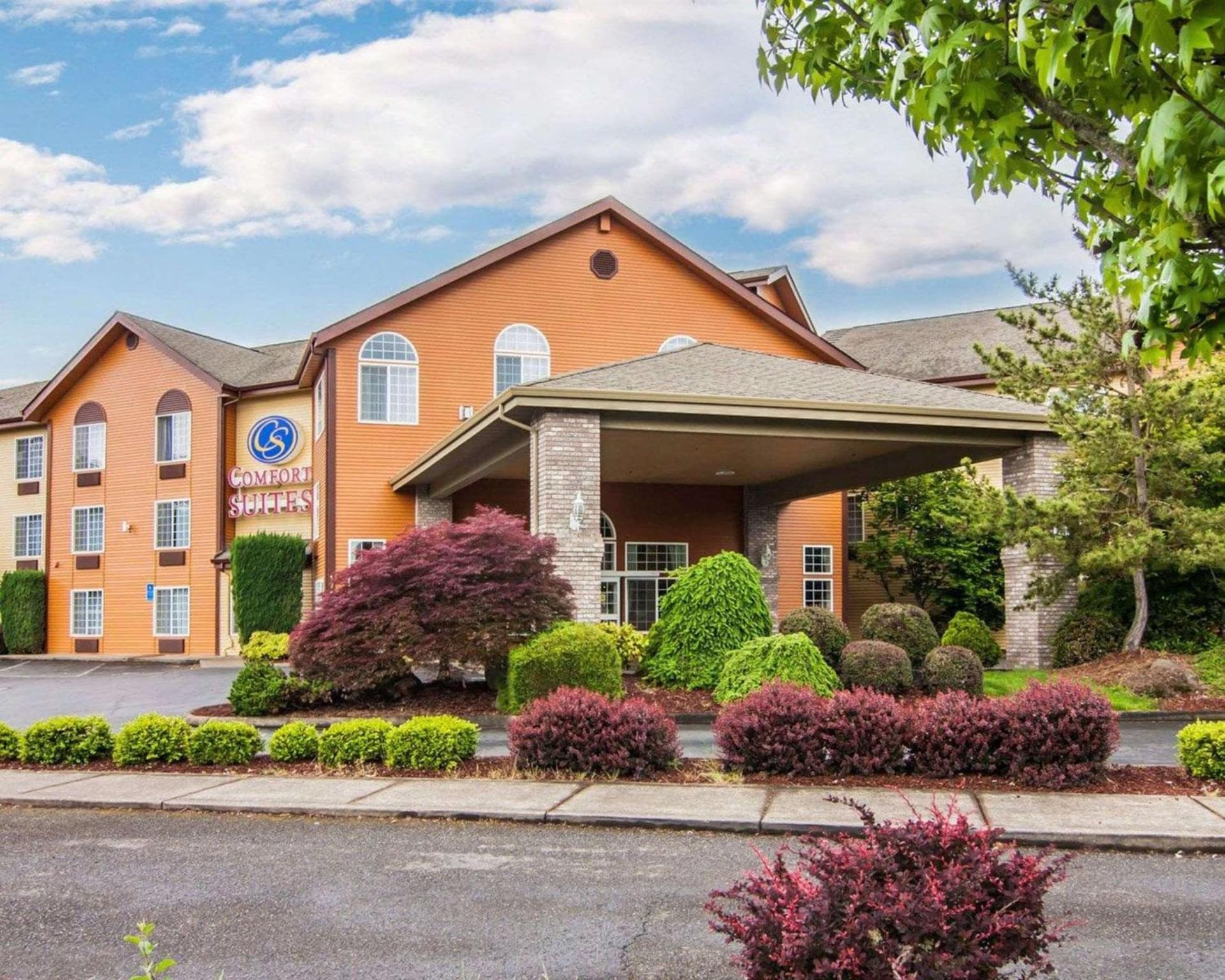 Comfort Suites Corvallis featured exterior or lobby in Corvallis, OR — similar hotel